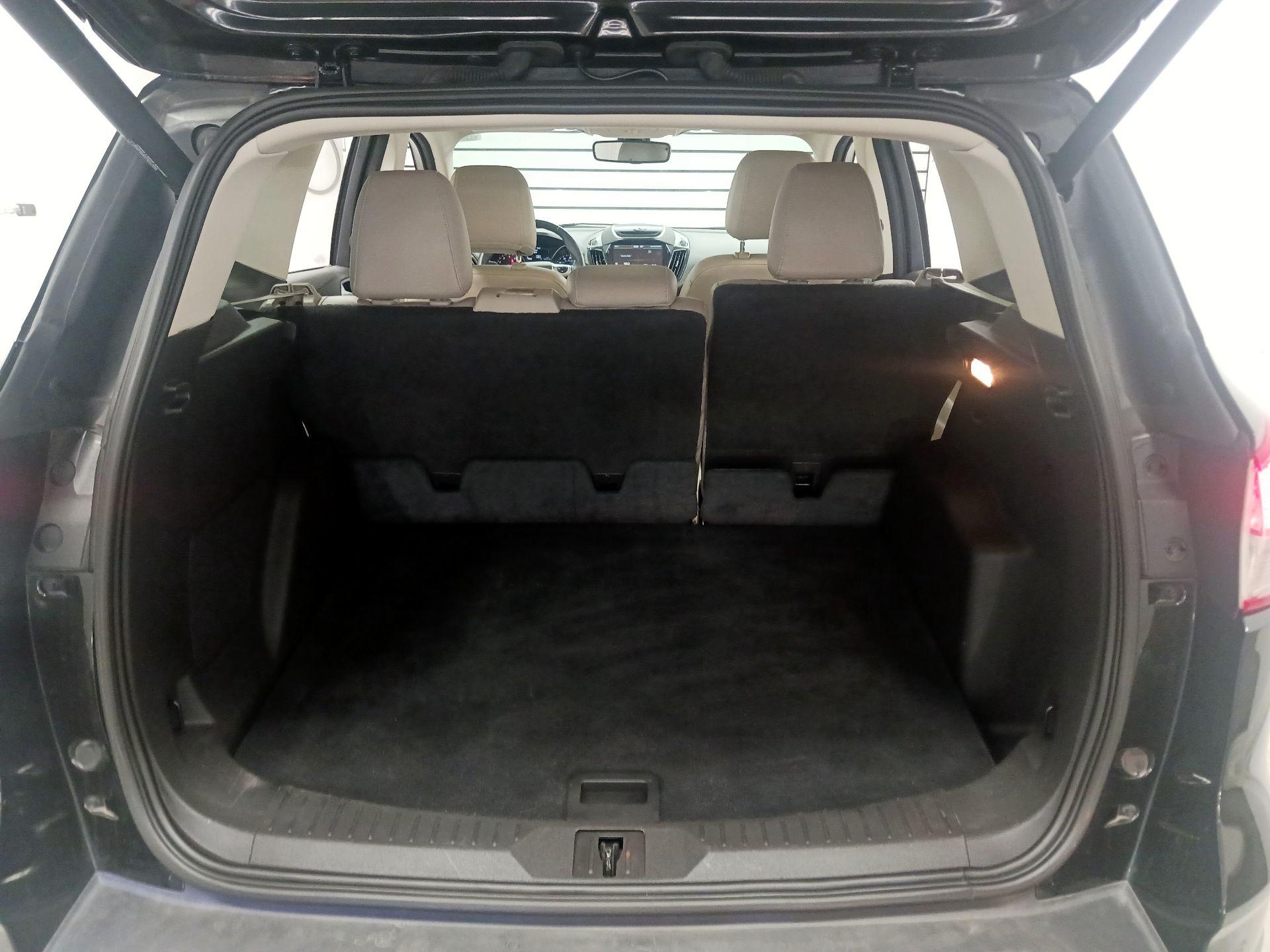 Thumbnail: 2015 Ford Escape - 17