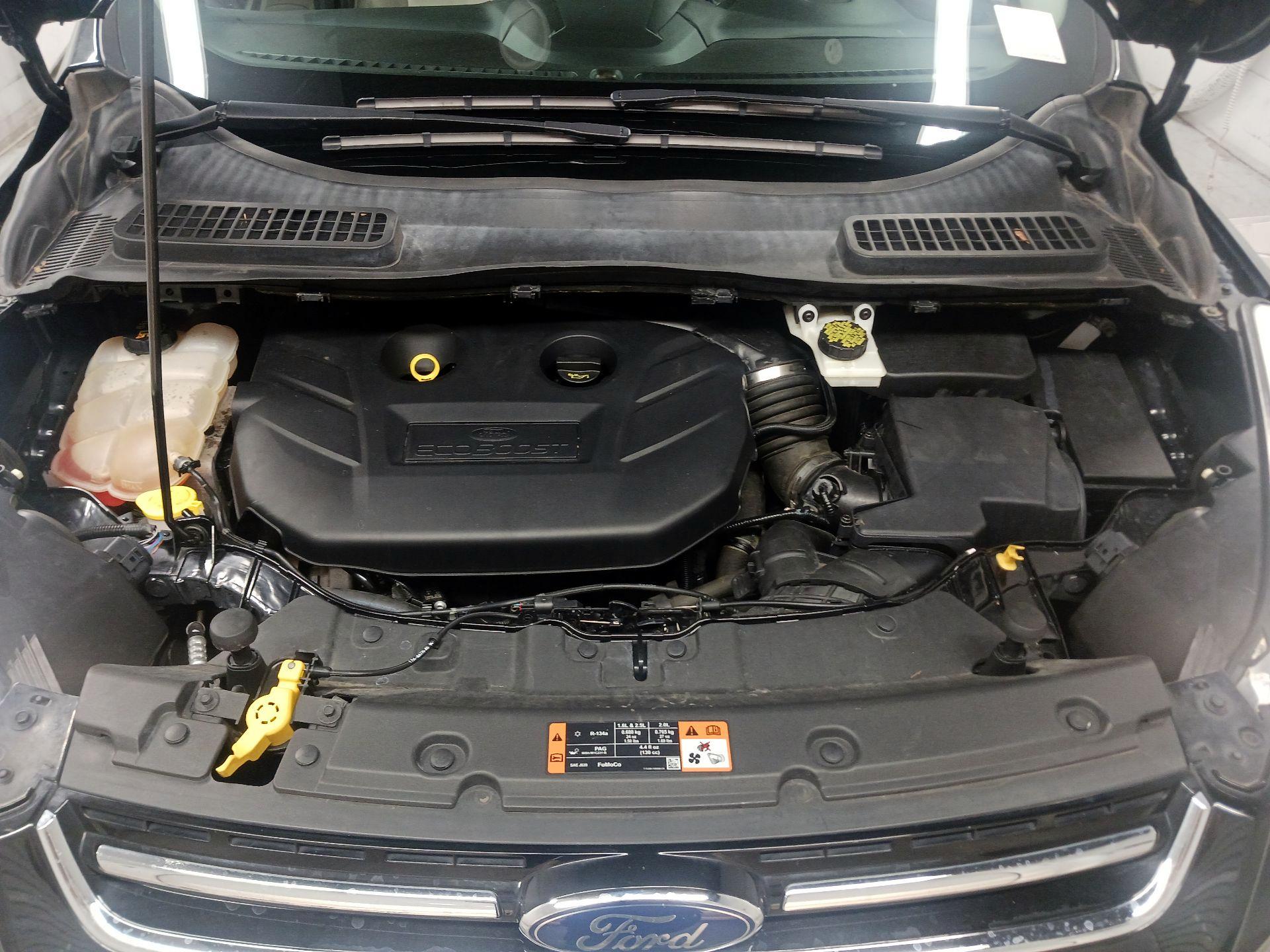 Thumbnail: 2015 Ford Escape - 18