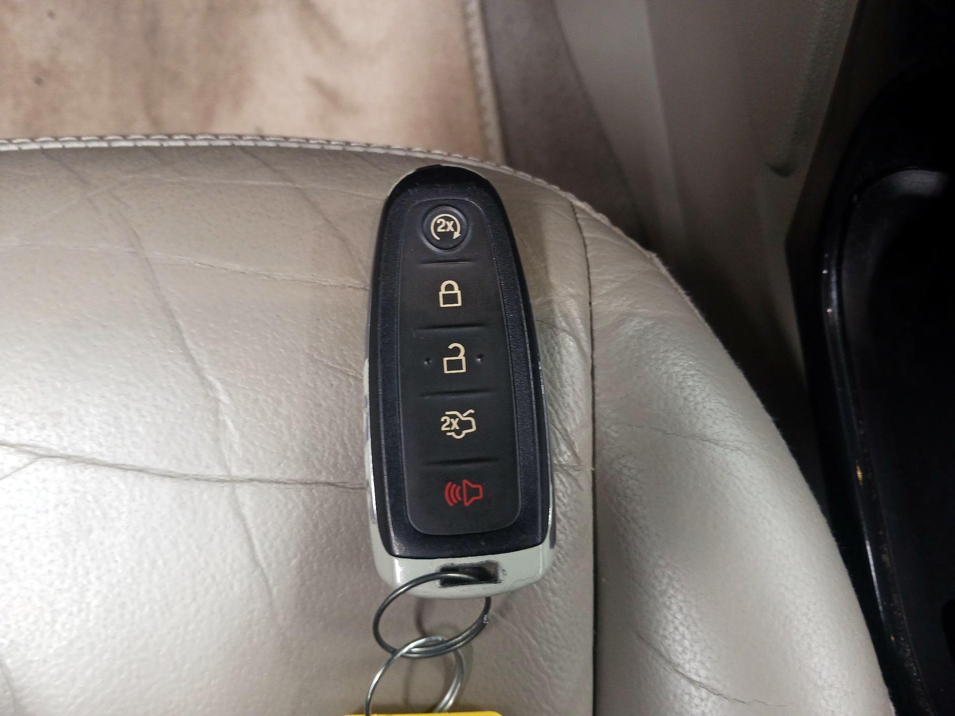 Thumbnail: 2015 Ford Escape - 19