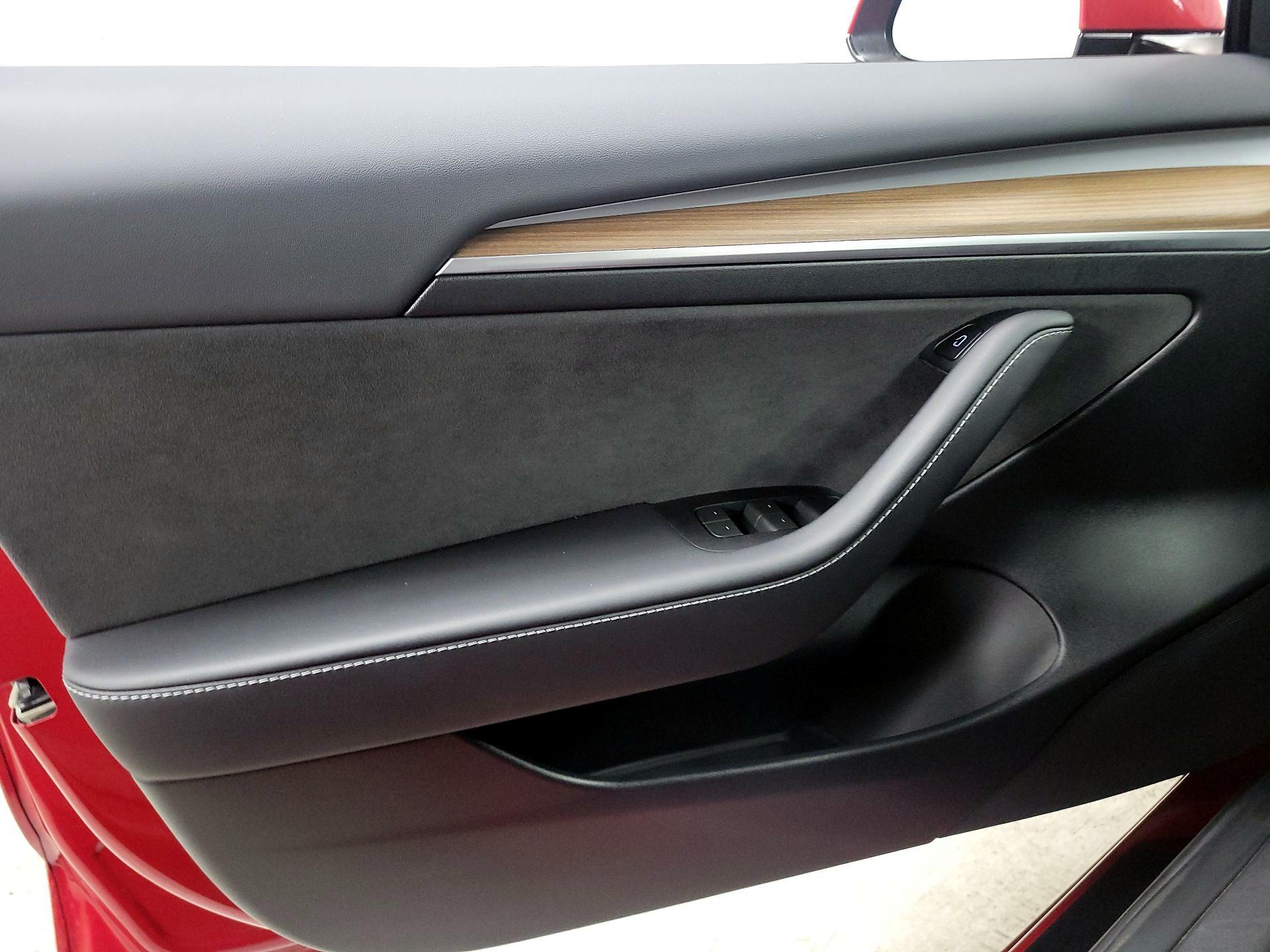 Thumbnail: 2023 Tesla Model 3 - 12