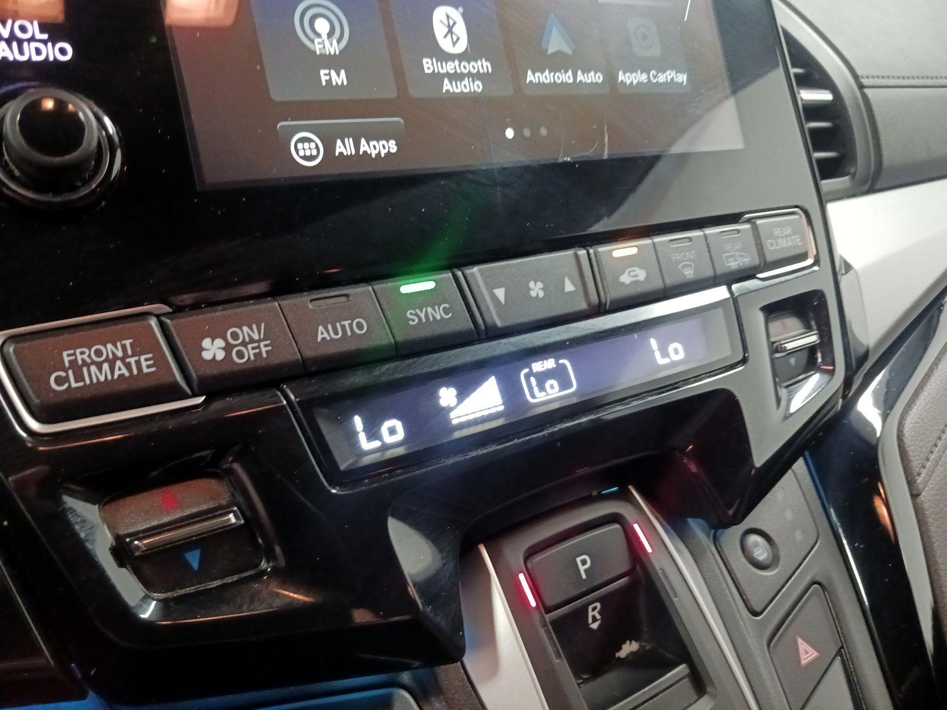 Thumbnail: 2024 Honda Odyssey - 14