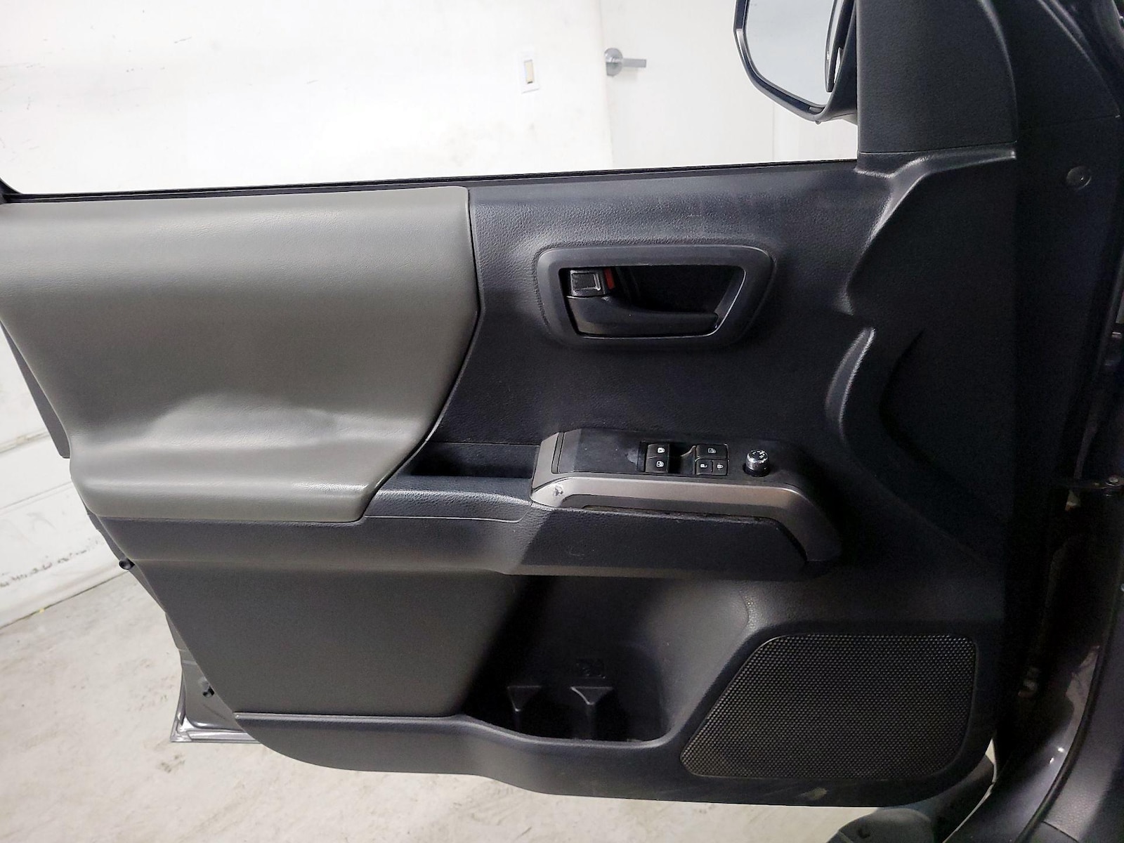 2018 Toyota Tacoma SR5 - Photo 13