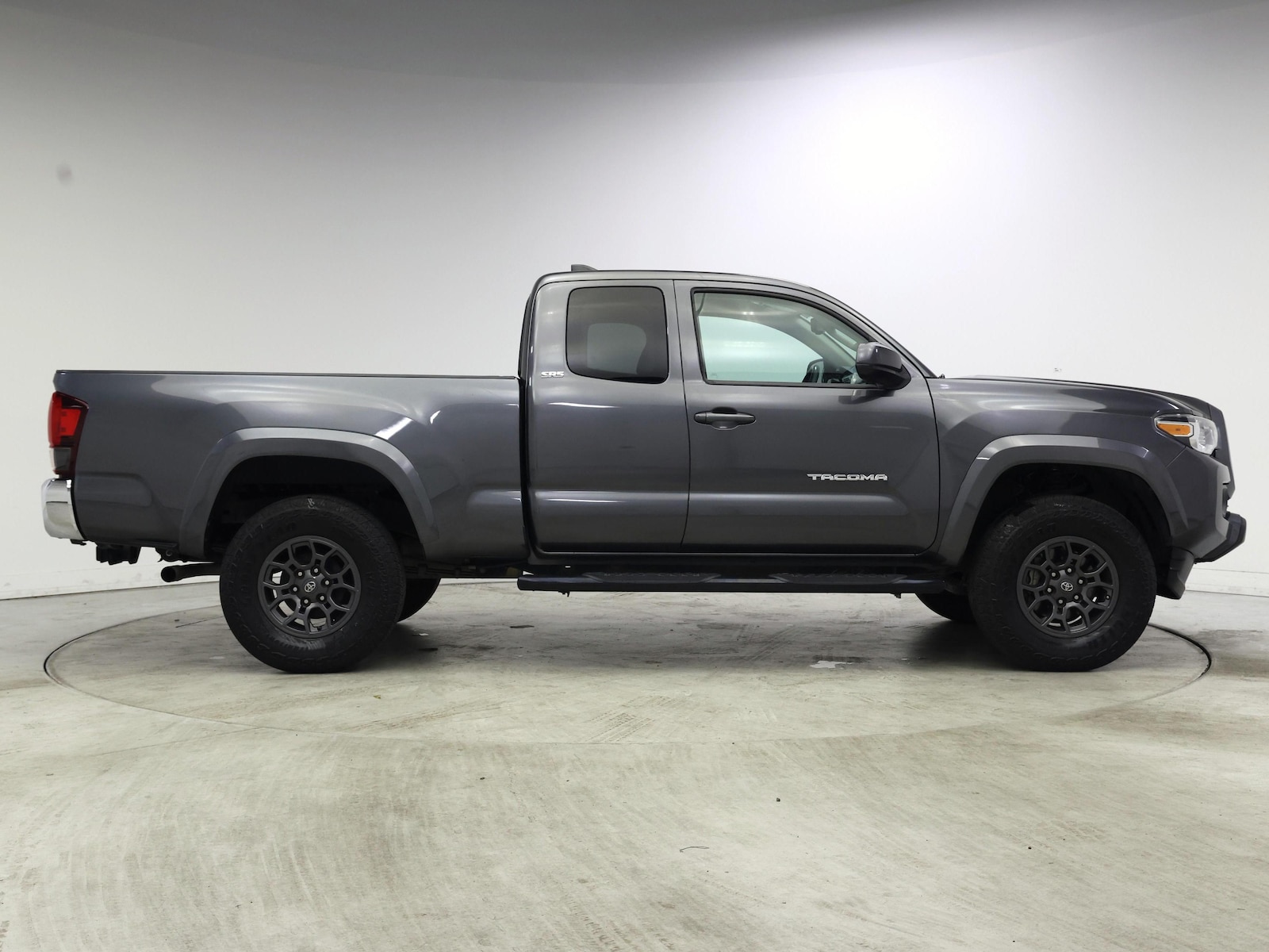 2018 Toyota Tacoma SR5 - Photo 8