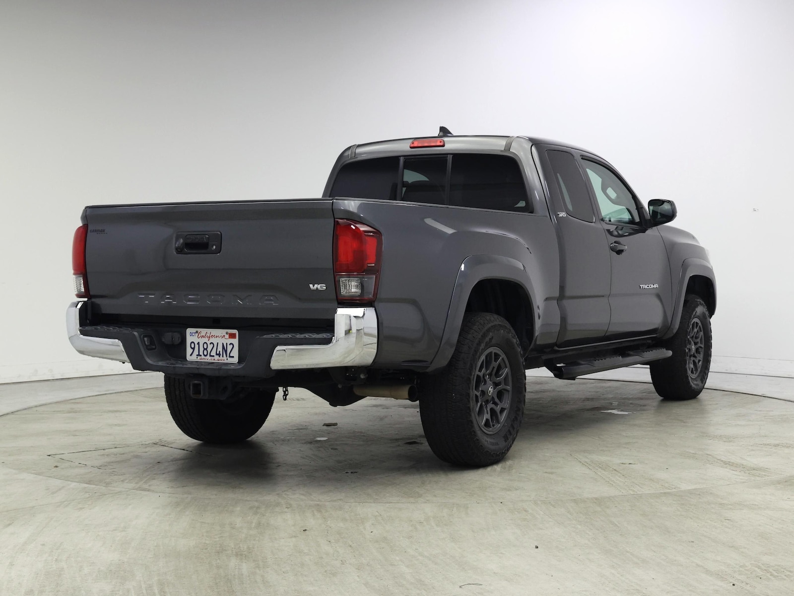 2018 Toyota Tacoma SR5 - Photo 9