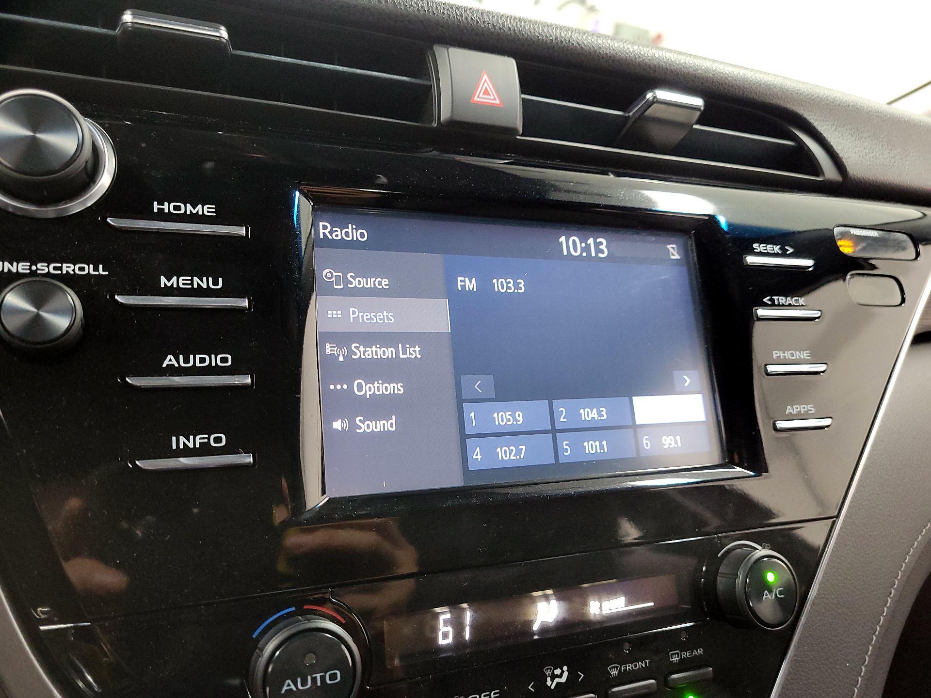 Thumbnail: 2018 Toyota Camry - 15
