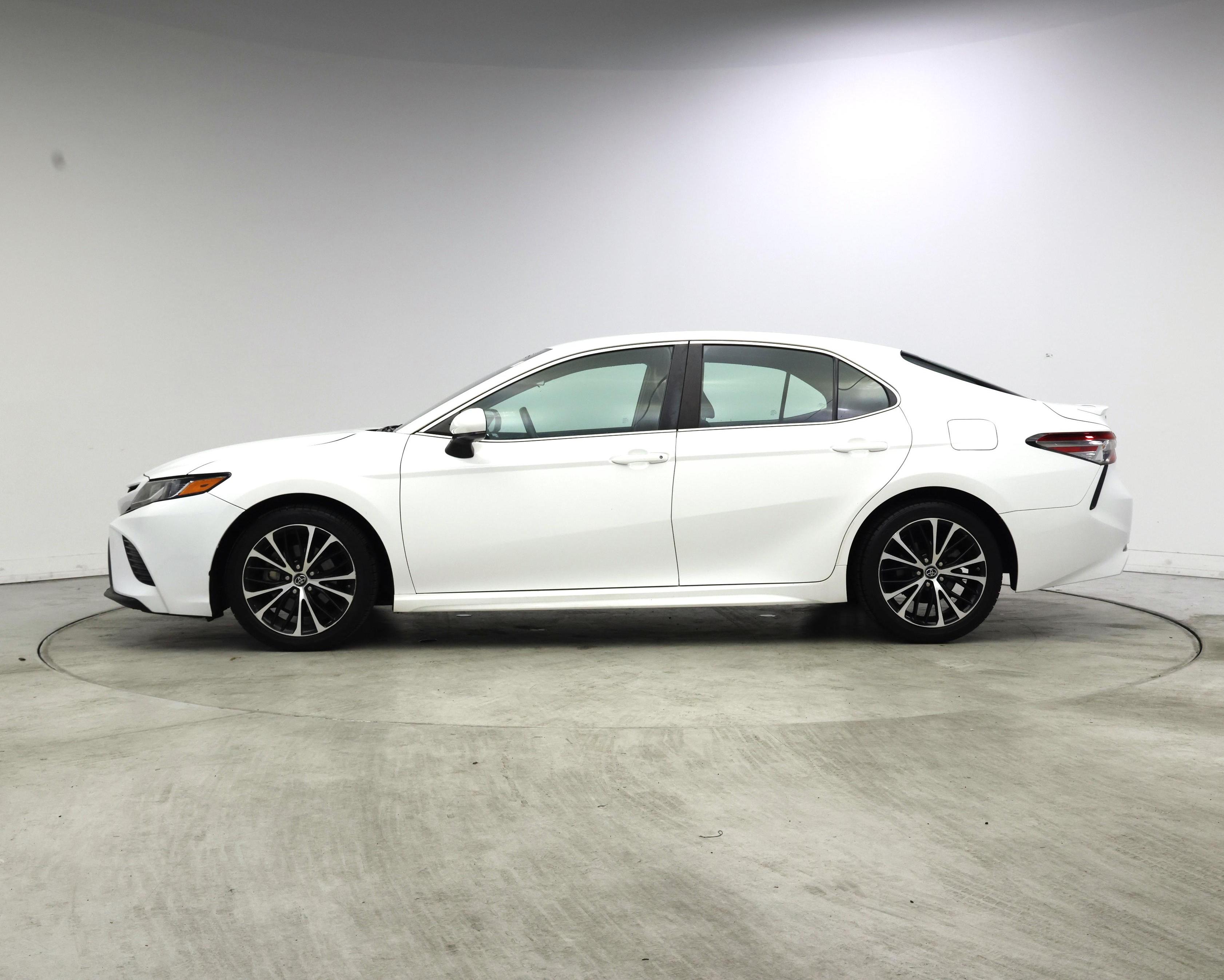 Thumbnail: 2018 Toyota Camry - 3