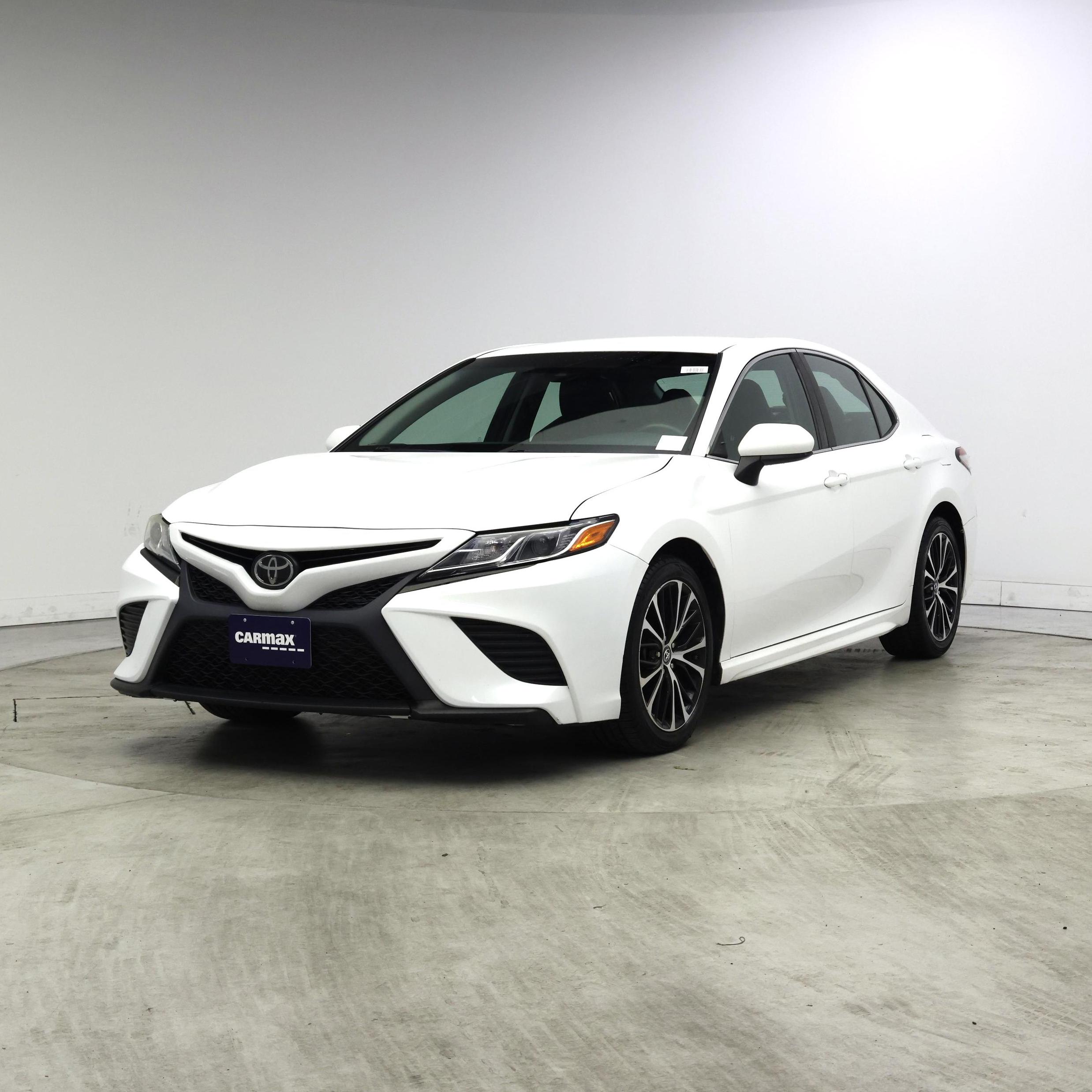 Thumbnail: 2018 Toyota Camry - 4