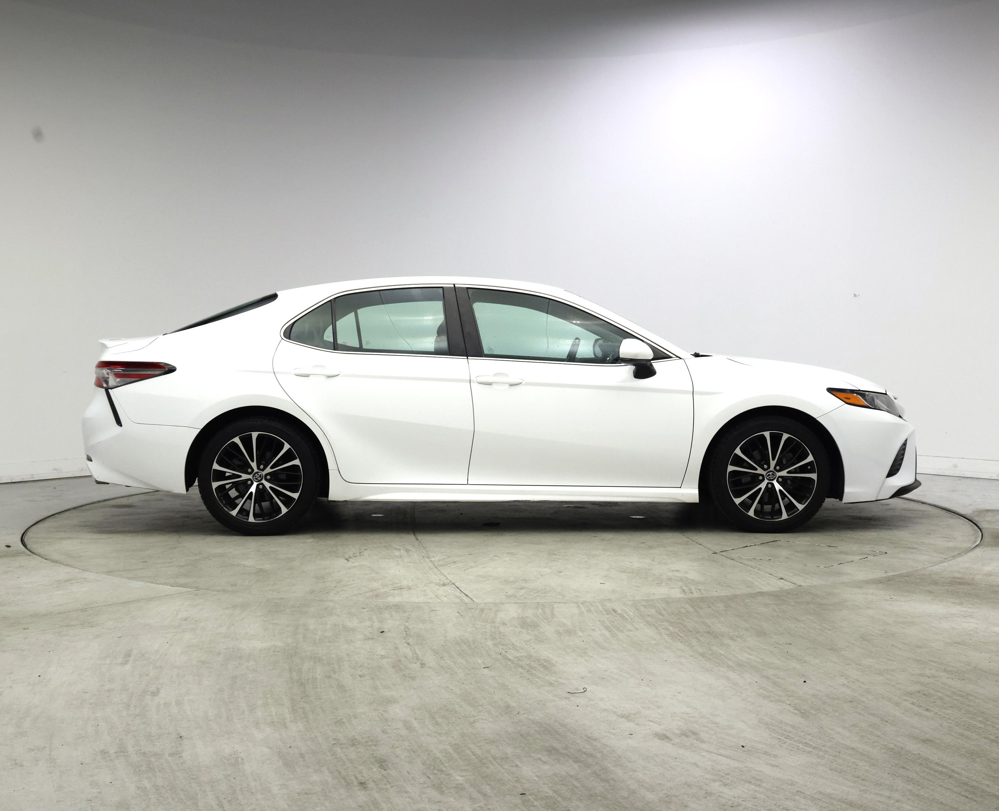Thumbnail: 2018 Toyota Camry - 7