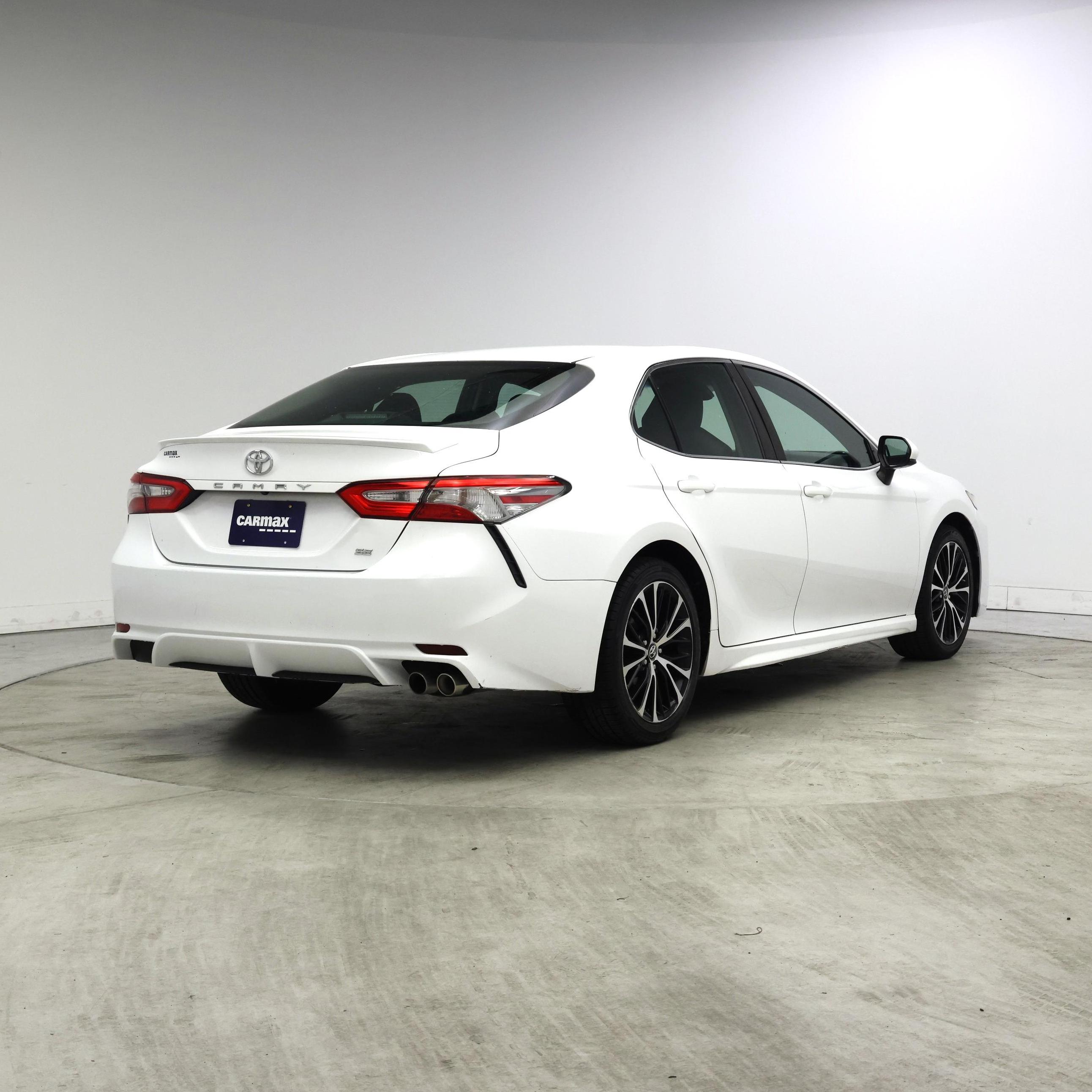 Thumbnail: 2018 Toyota Camry - 8