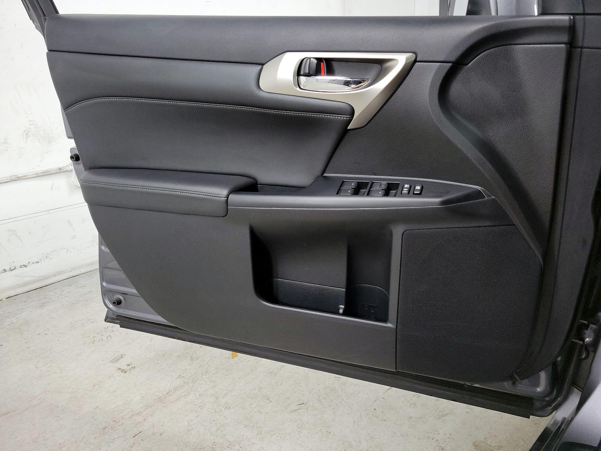 Thumbnail: 2015 Lexus CT - 12