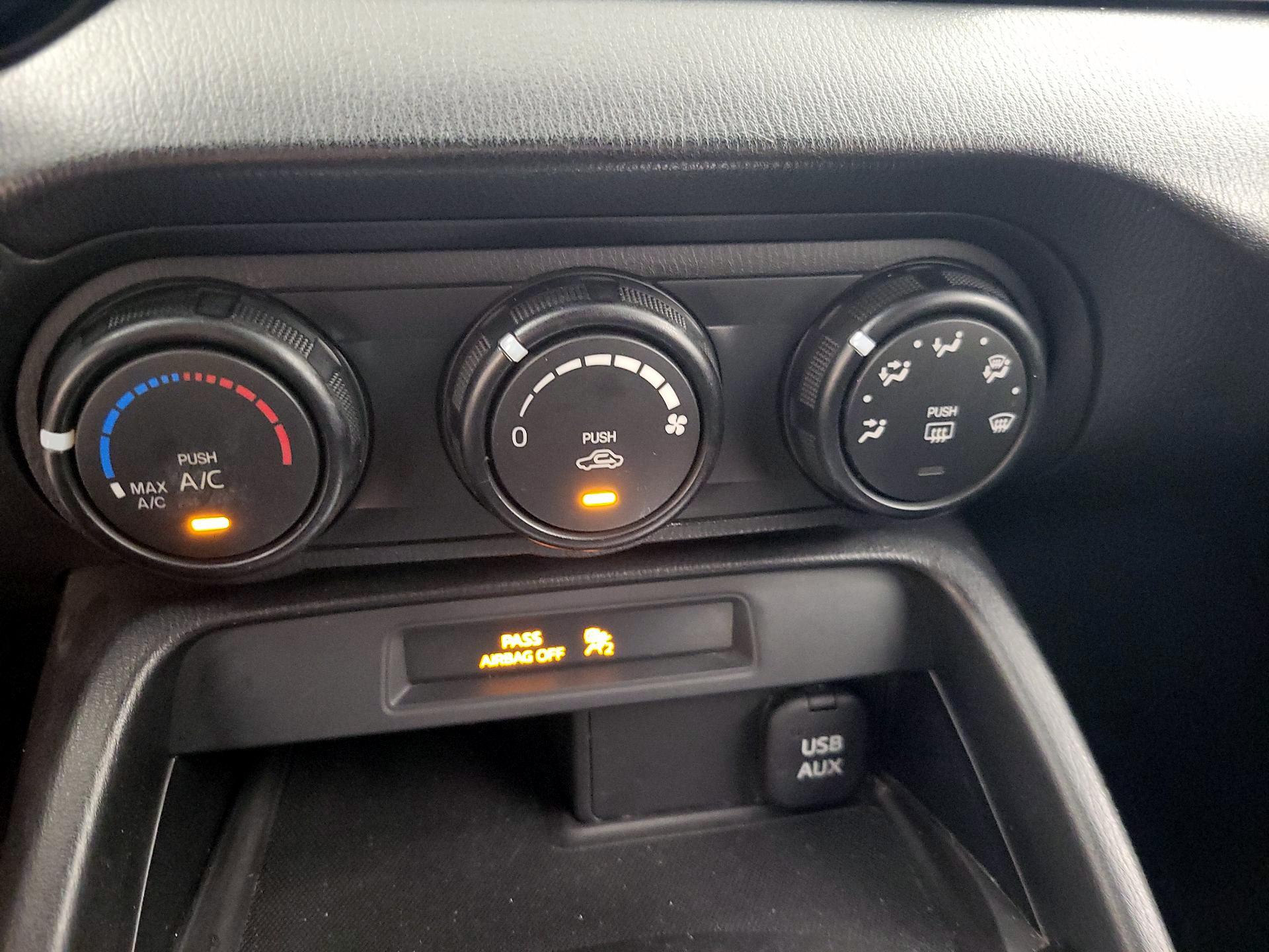 Thumbnail: 2016 Mazda MX-5 Miata - 15