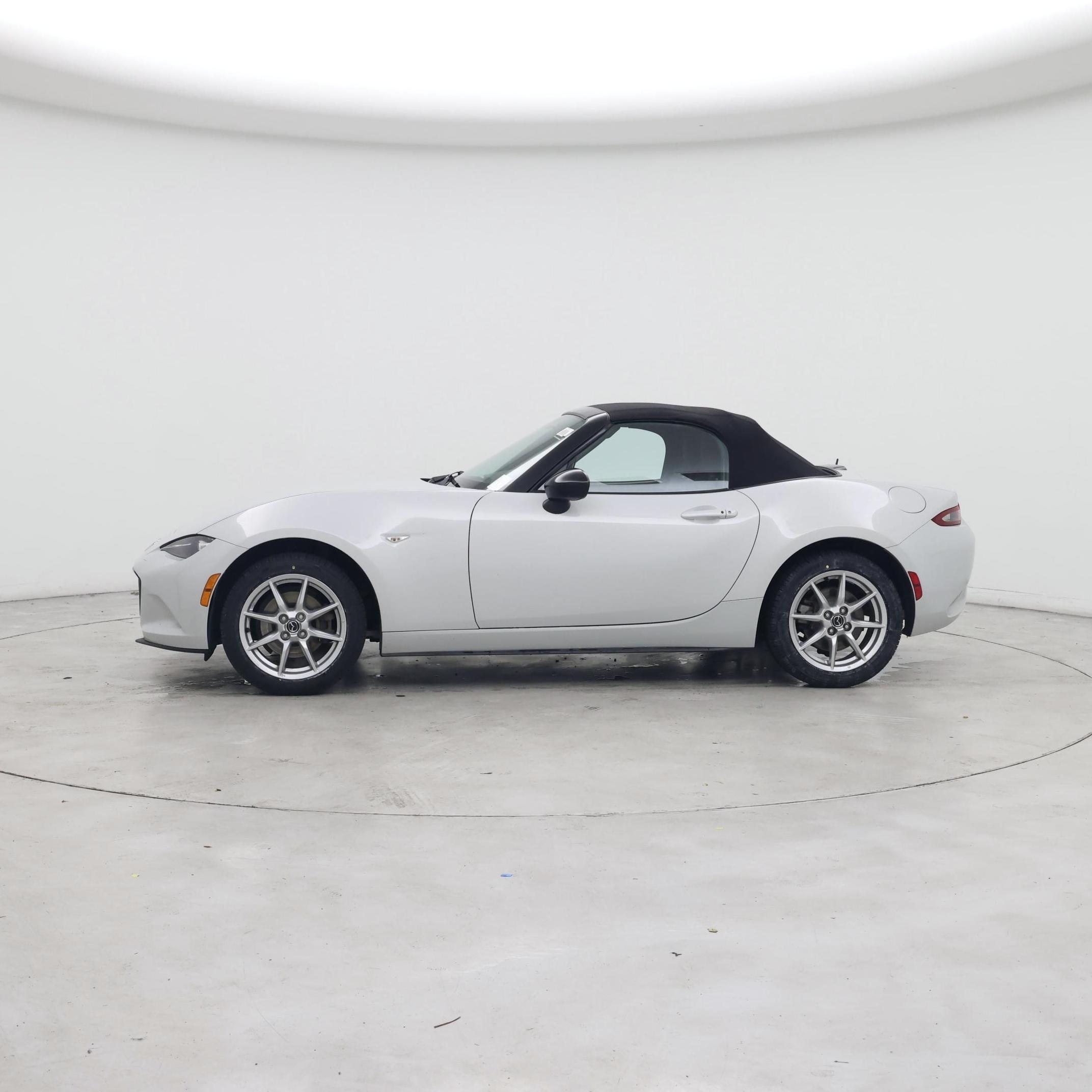 Thumbnail: 2016 Mazda MX-5 Miata - 3