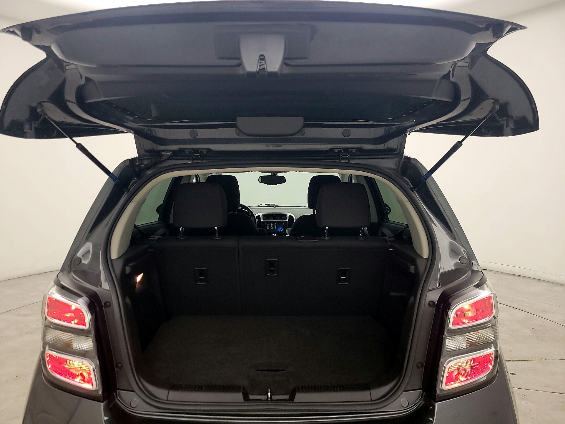 Thumbnail: 2017 Chevrolet Sonic - 19