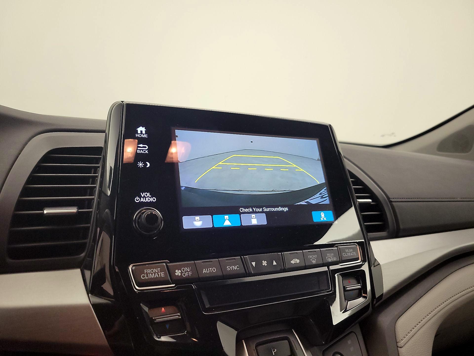 Thumbnail: 2018 Honda Odyssey - 14