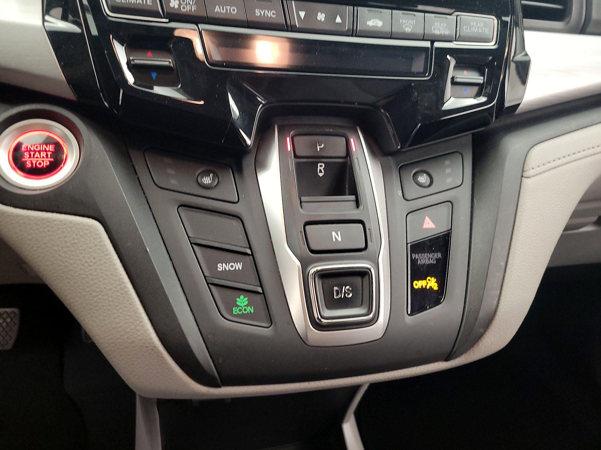 Thumbnail: 2018 Honda Odyssey - 17