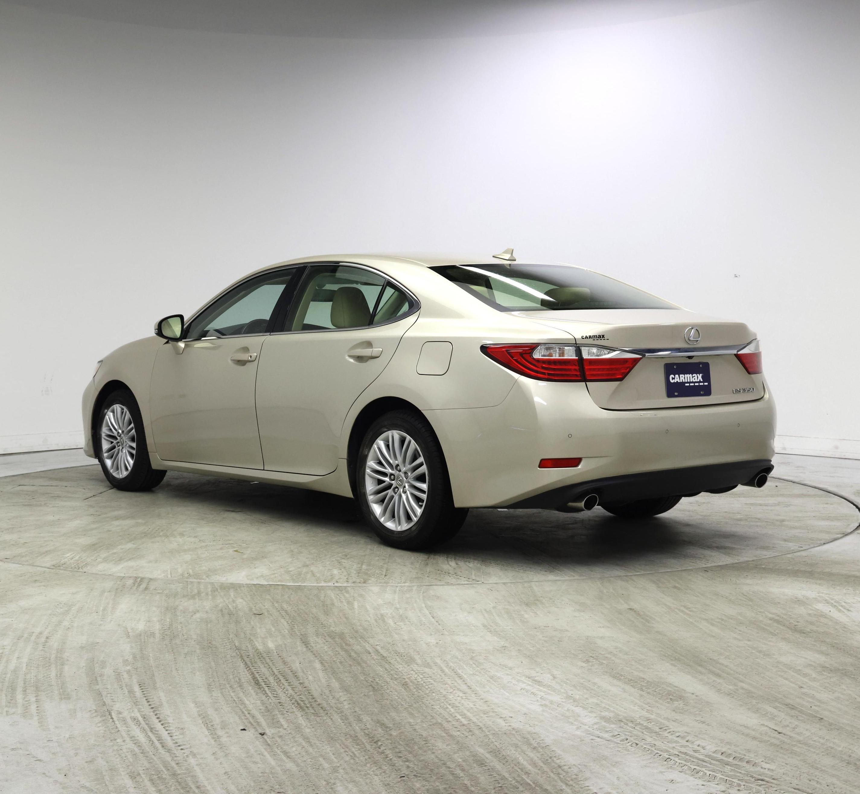 Thumbnail: 2014 Lexus ES - 2