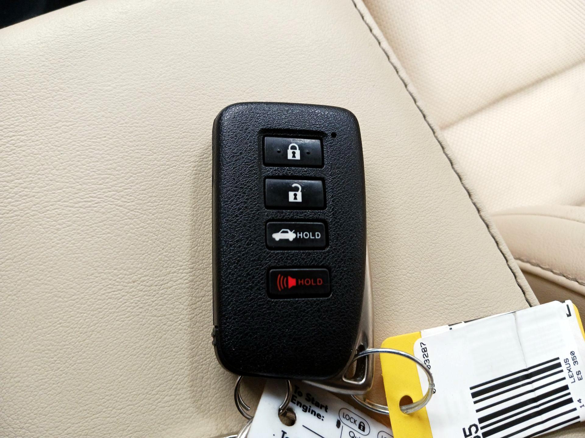 Thumbnail: 2014 Lexus ES - 20