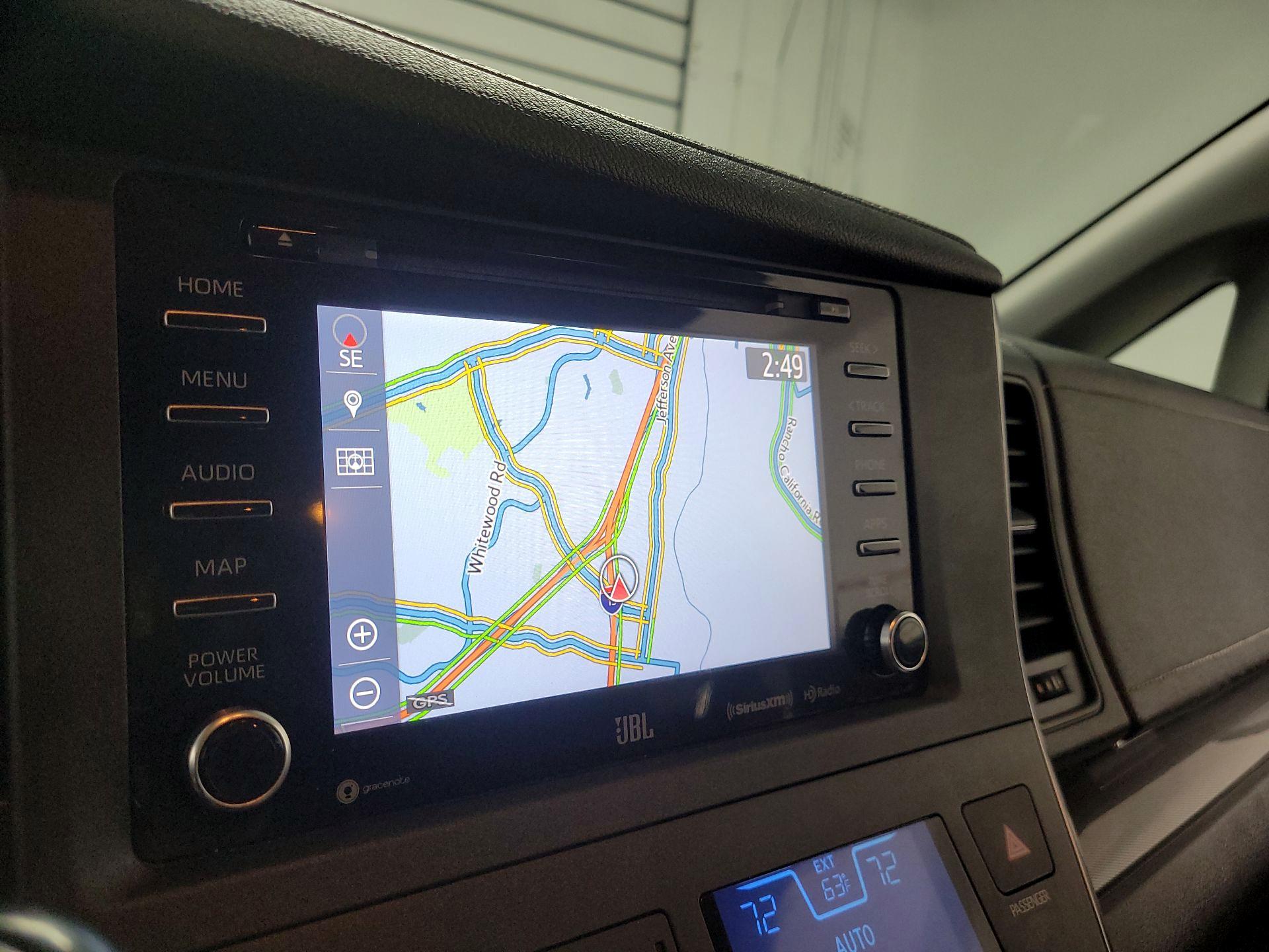 Thumbnail: 2019 Toyota Sienna - 14