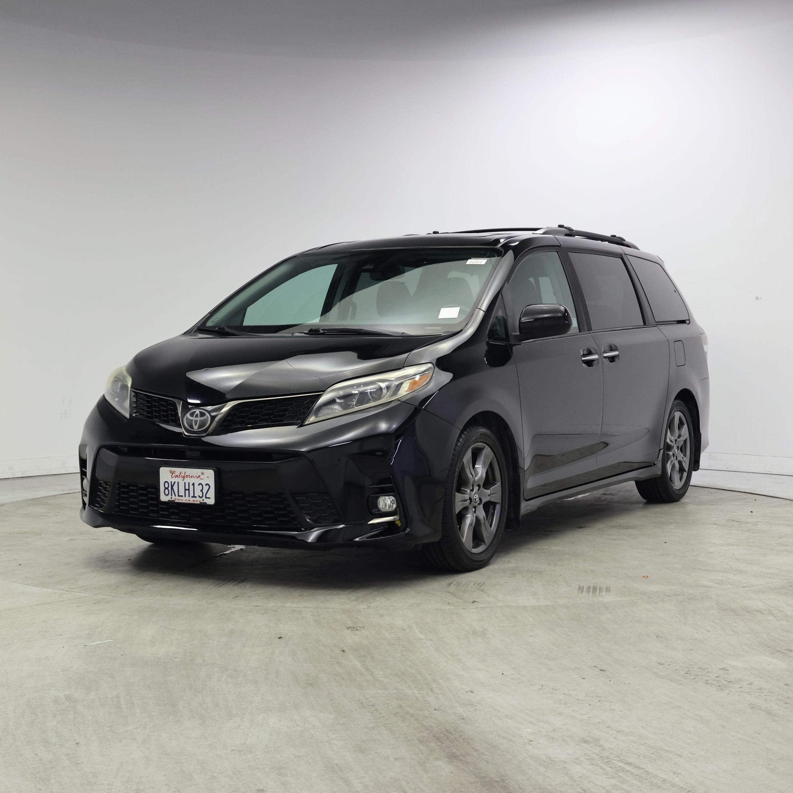 Thumbnail: 2019 Toyota Sienna - 4