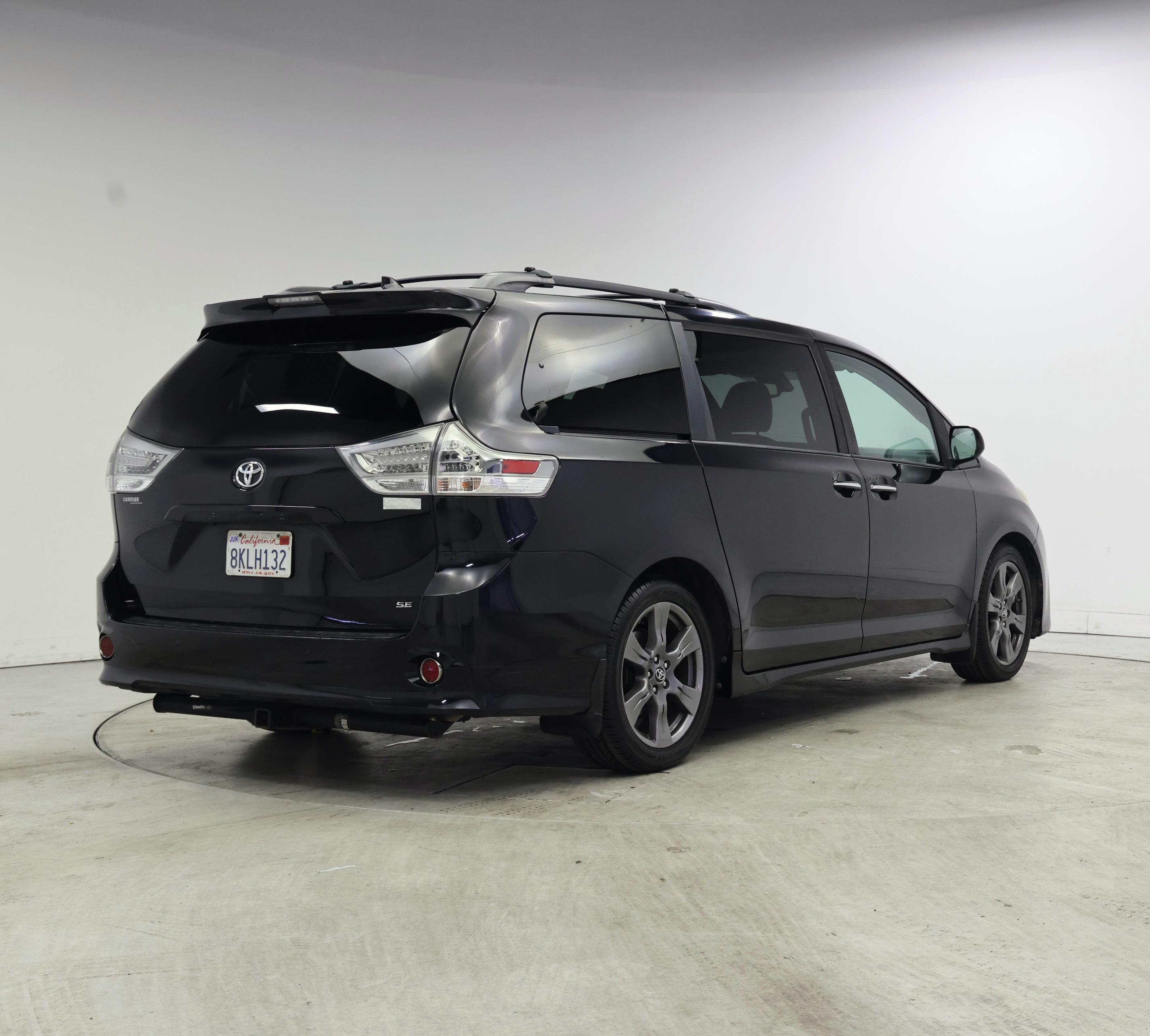 Thumbnail: 2019 Toyota Sienna - 8