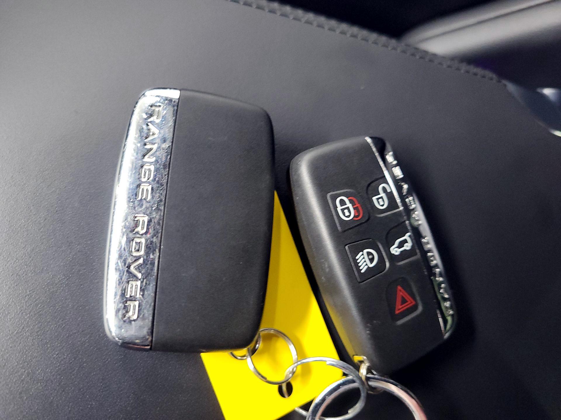 Thumbnail: 2016 Land Rover Range Rover - 19