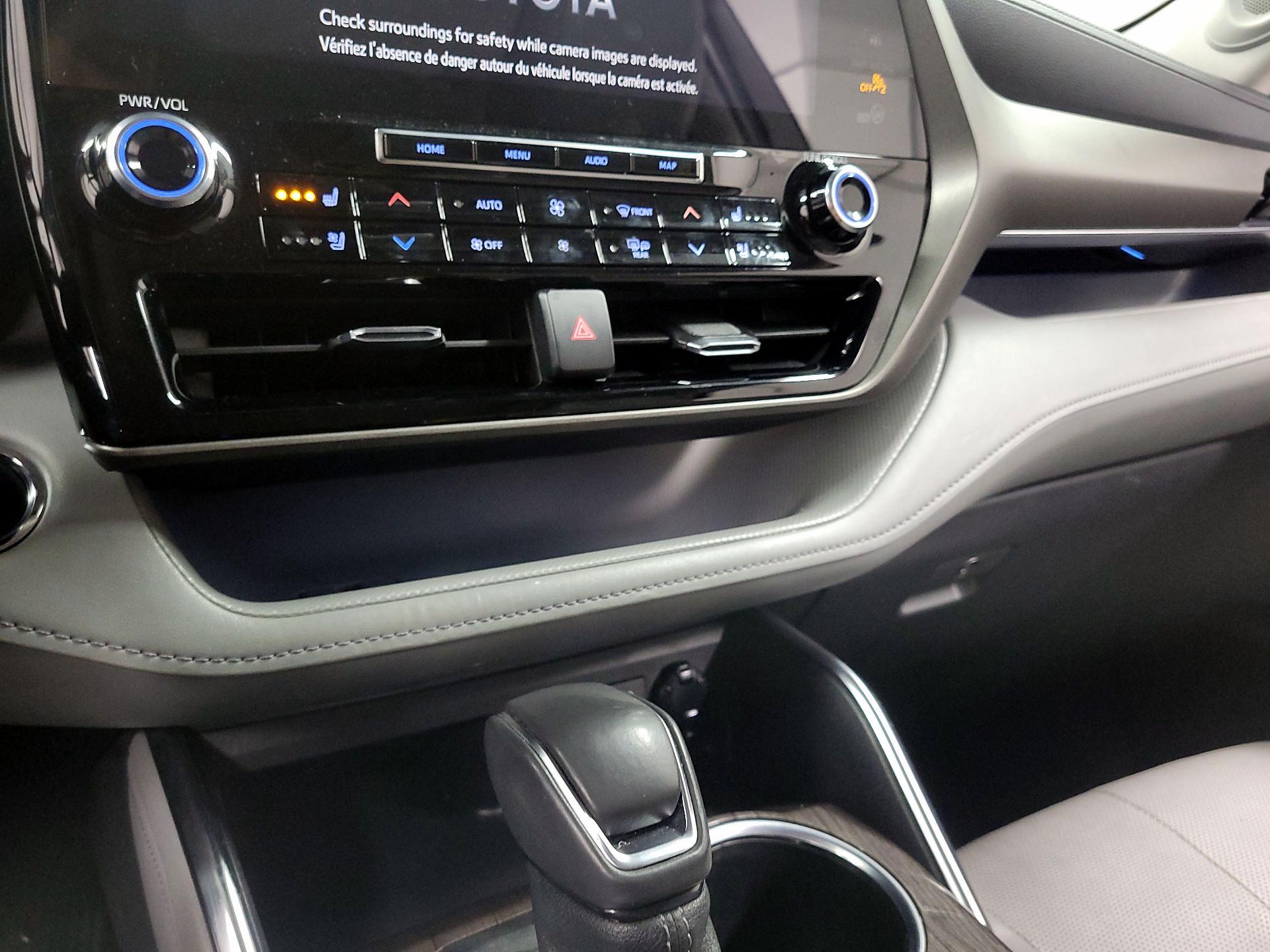 Thumbnail: 2022 Toyota Highlander - 15
