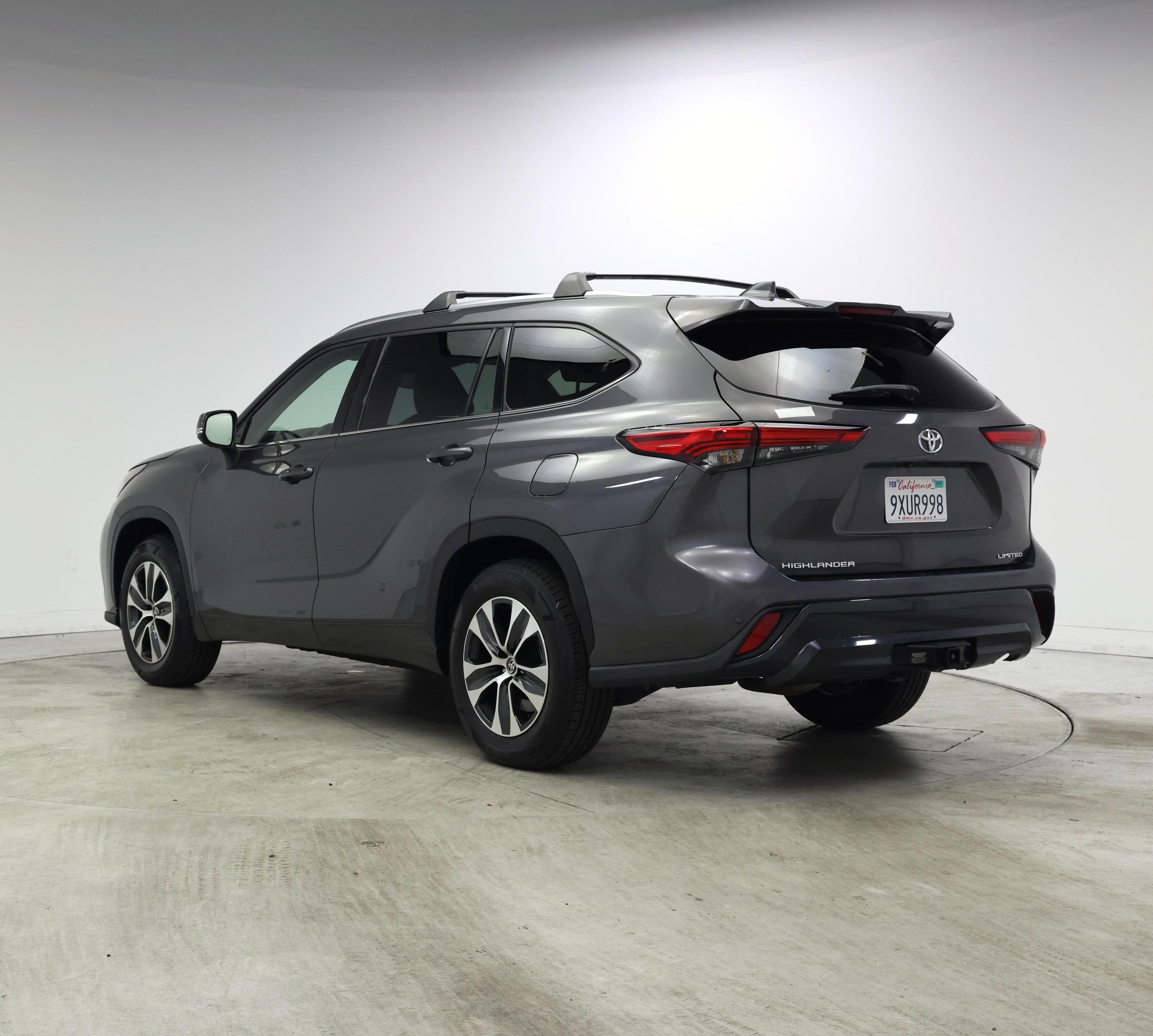 Thumbnail: 2022 Toyota Highlander - 2