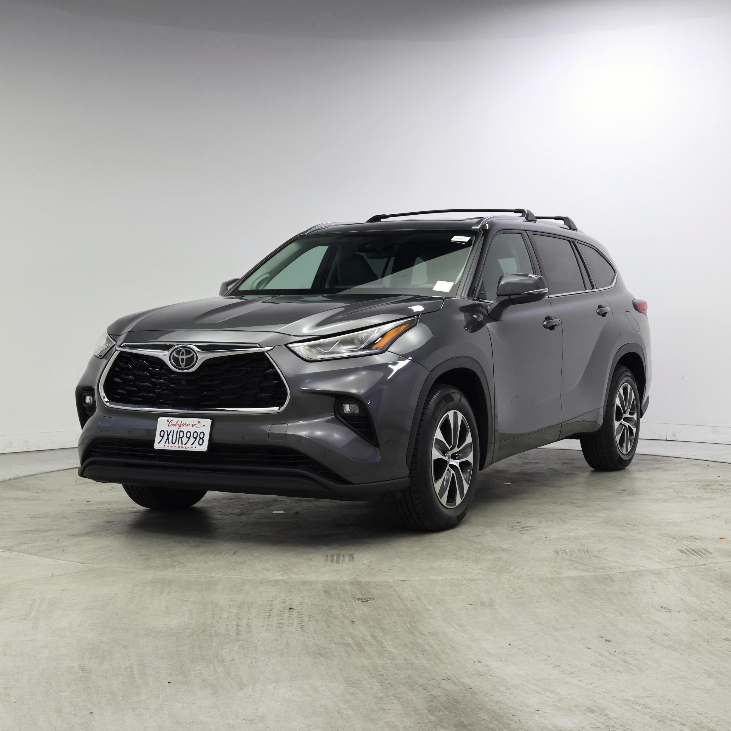 Thumbnail: 2022 Toyota Highlander - 4