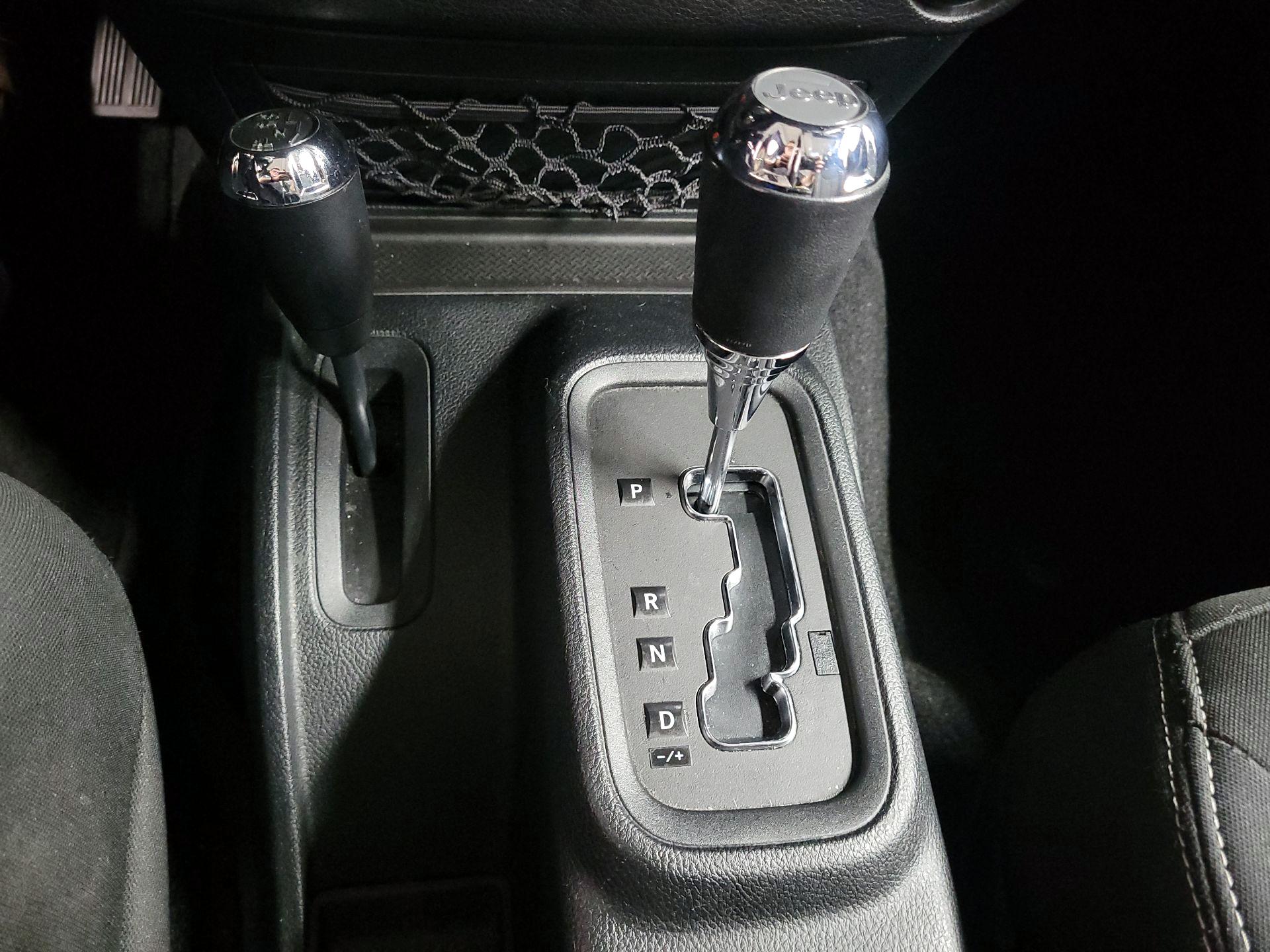 Thumbnail: 2016 Jeep Wrangler - 13