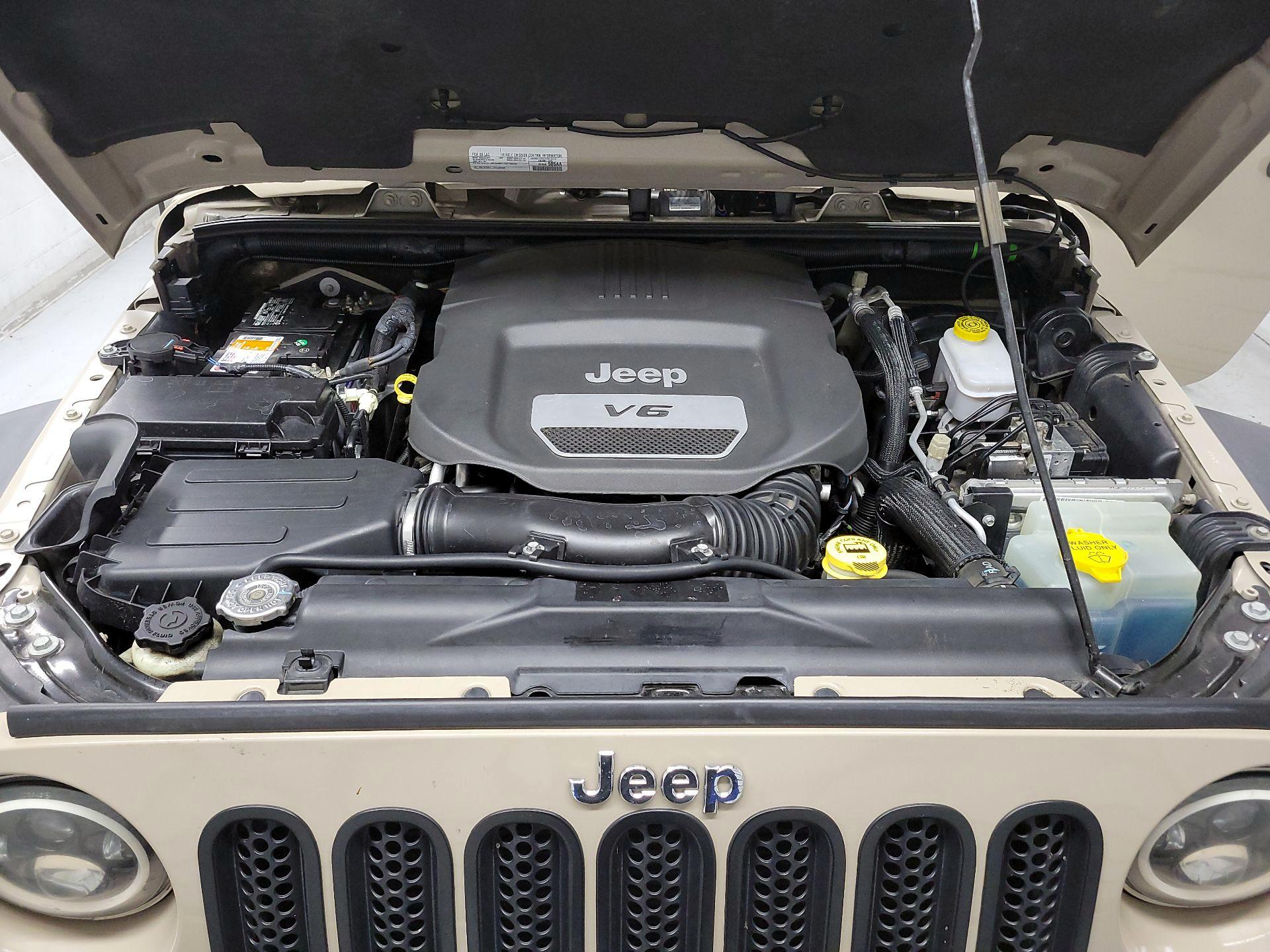 Thumbnail: 2016 Jeep Wrangler - 16