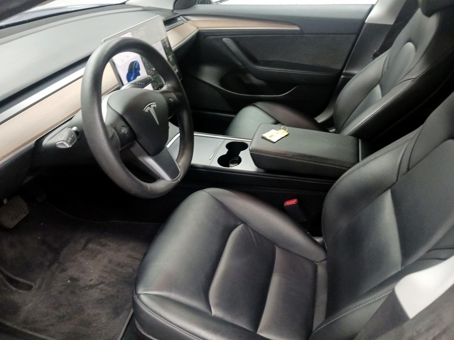 Thumbnail: 2021 Tesla Model 3 - 11