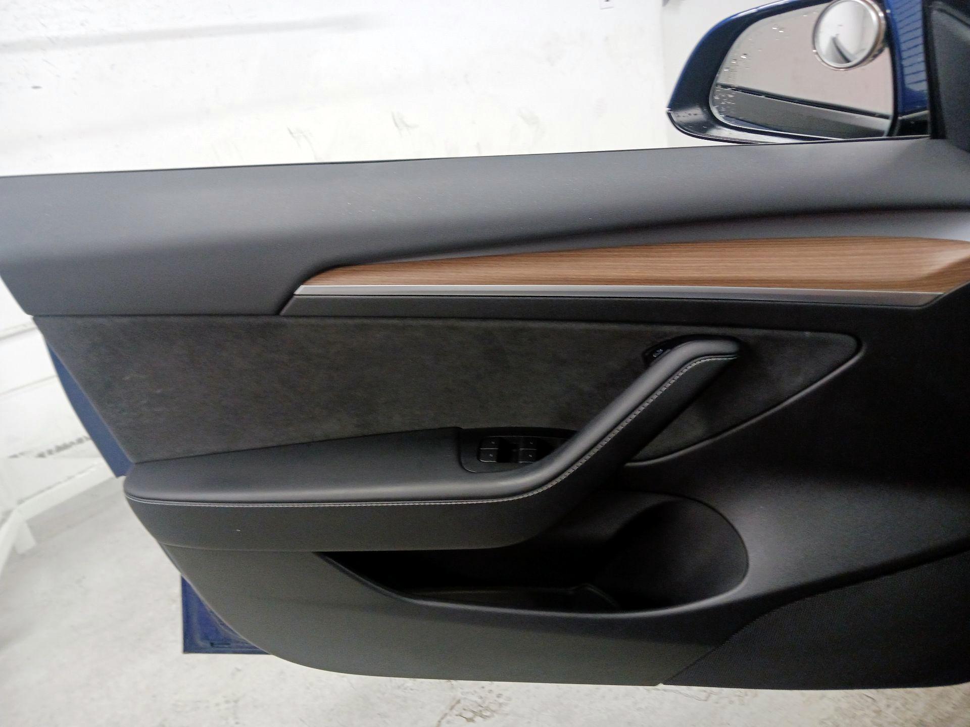 Thumbnail: 2021 Tesla Model 3 - 12