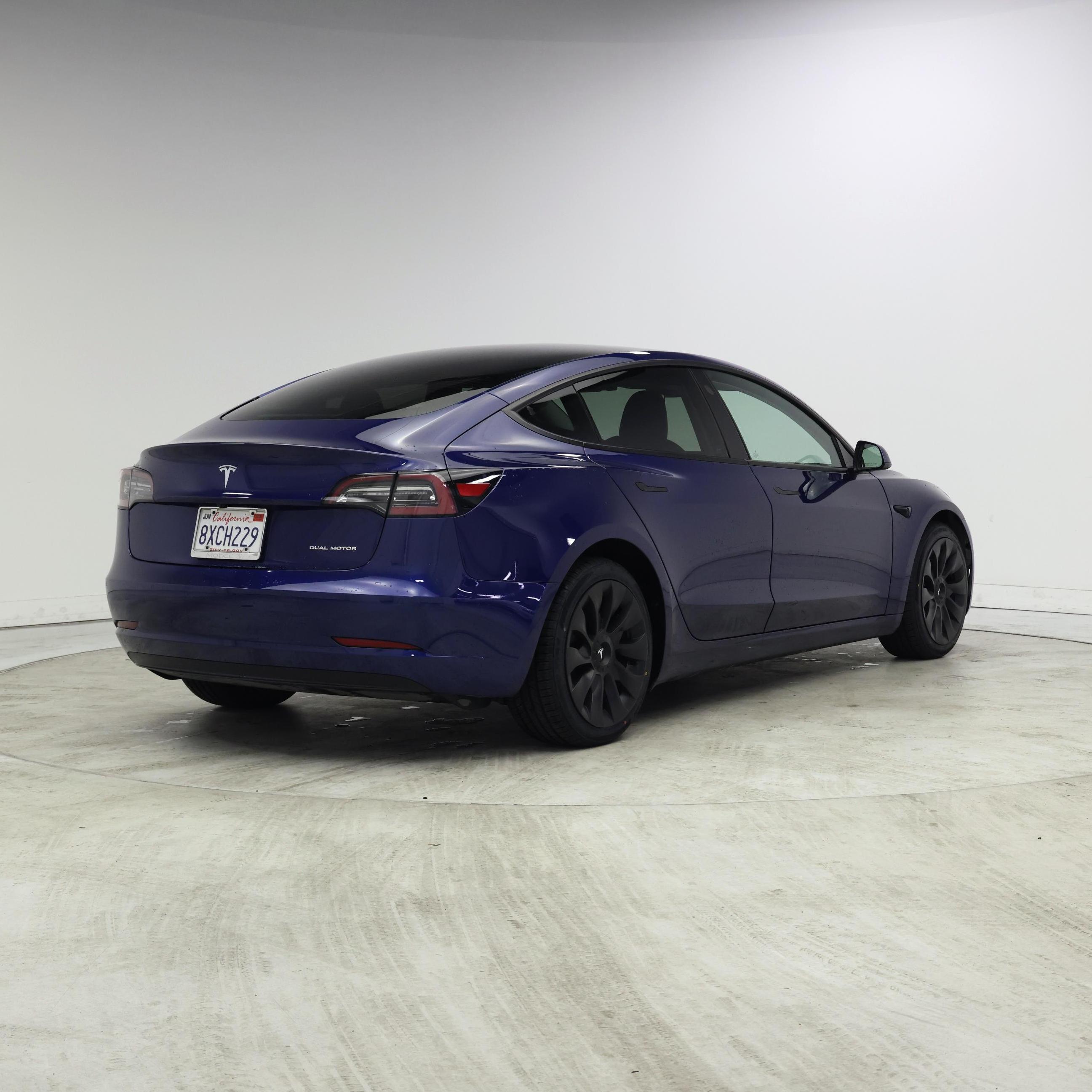 Thumbnail: 2021 Tesla Model 3 - 8
