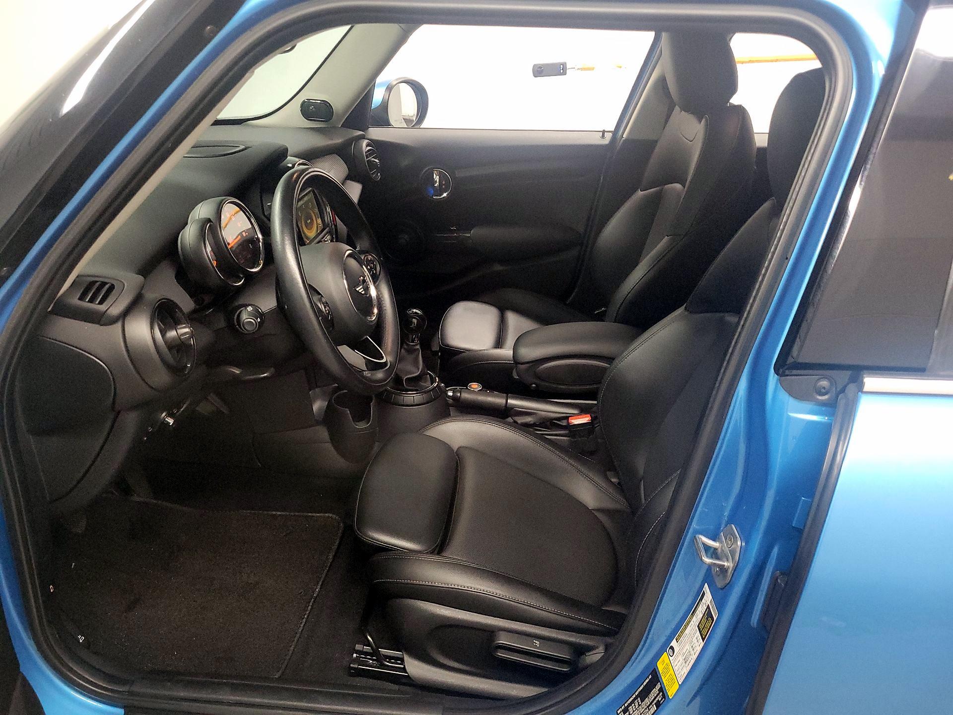 Thumbnail: 2016 MINI Cooper Hardtop - 11