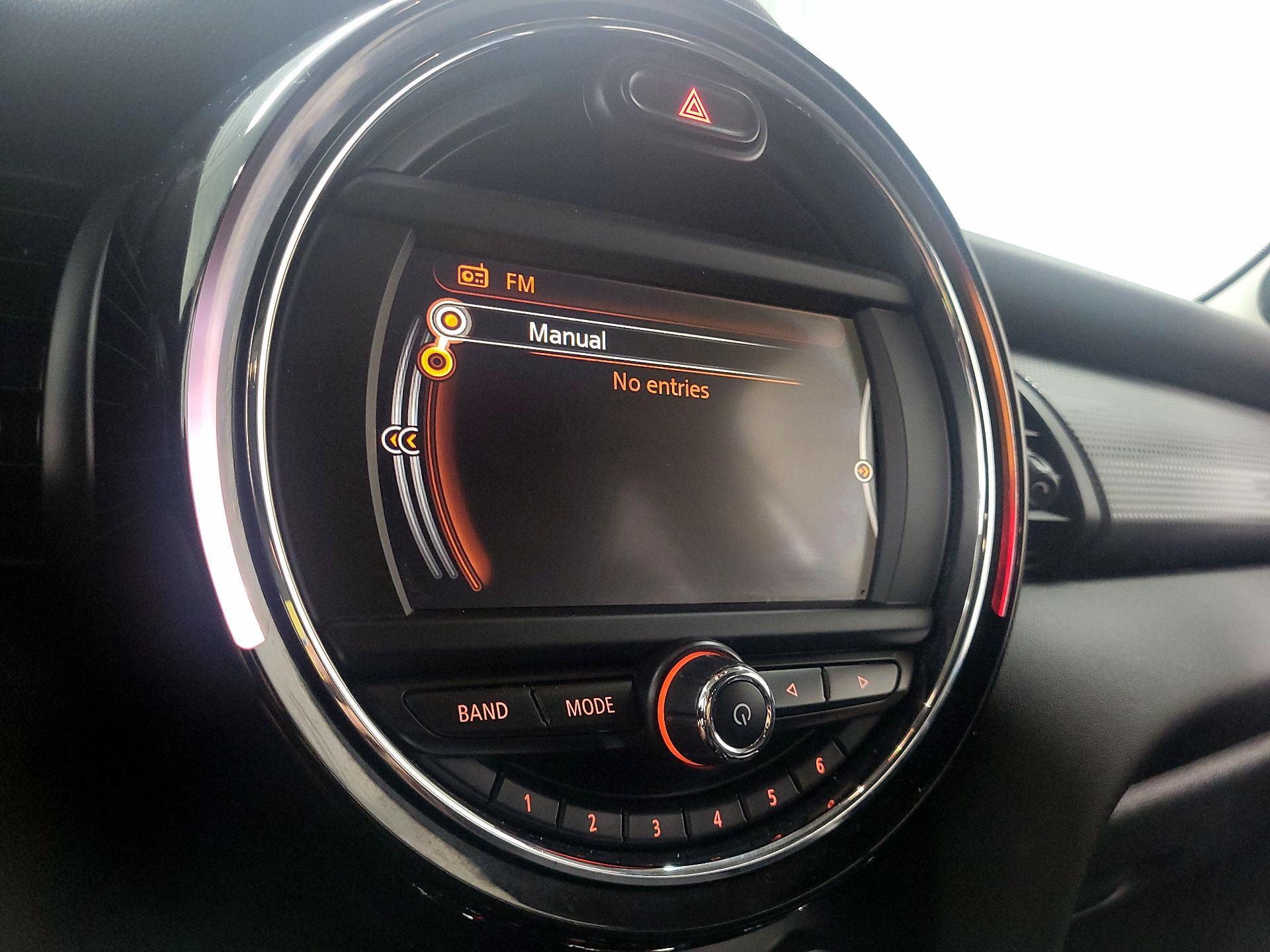 Thumbnail: 2016 MINI Cooper Hardtop - 14