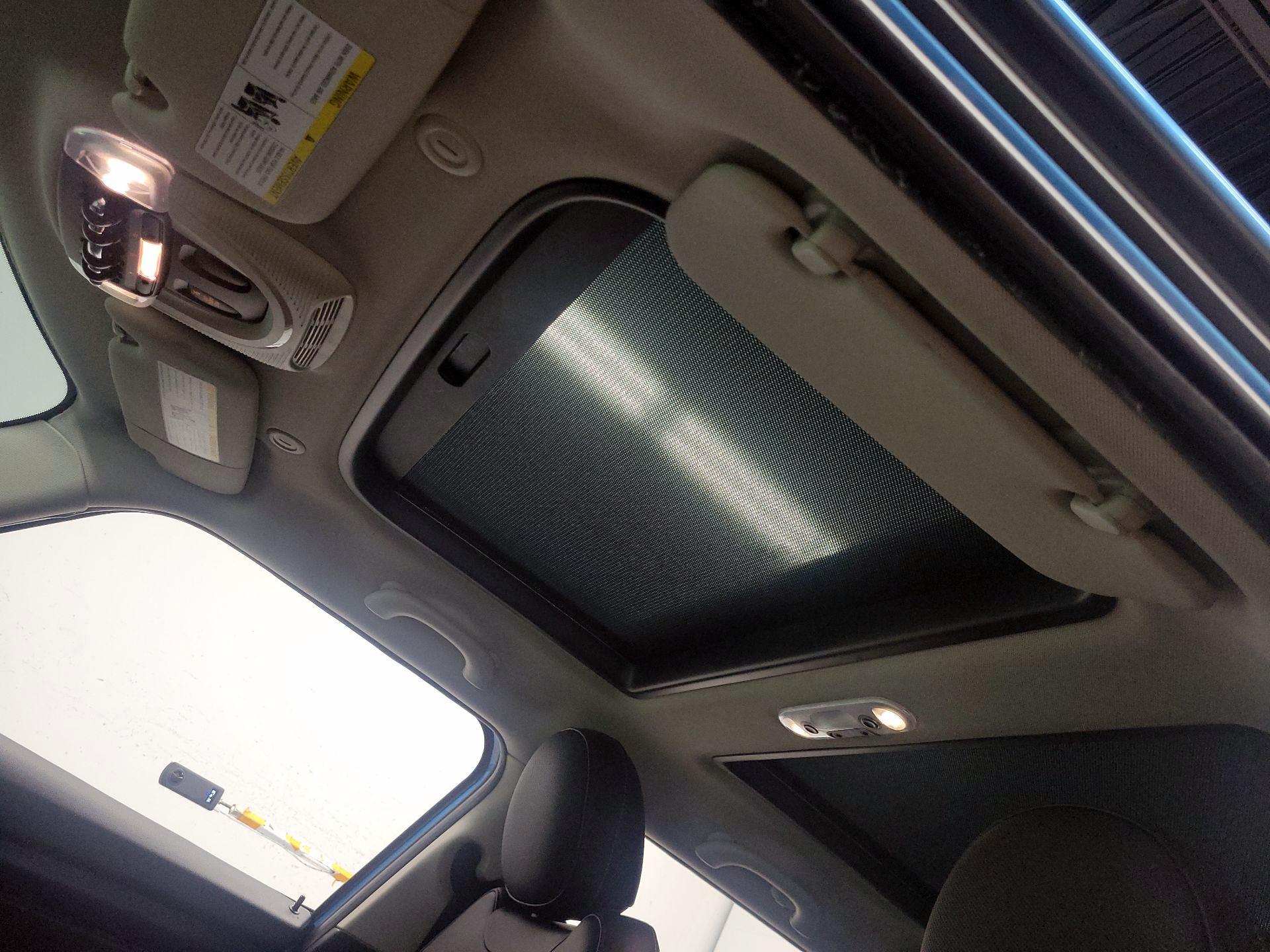 Thumbnail: 2016 MINI Cooper Hardtop - 18