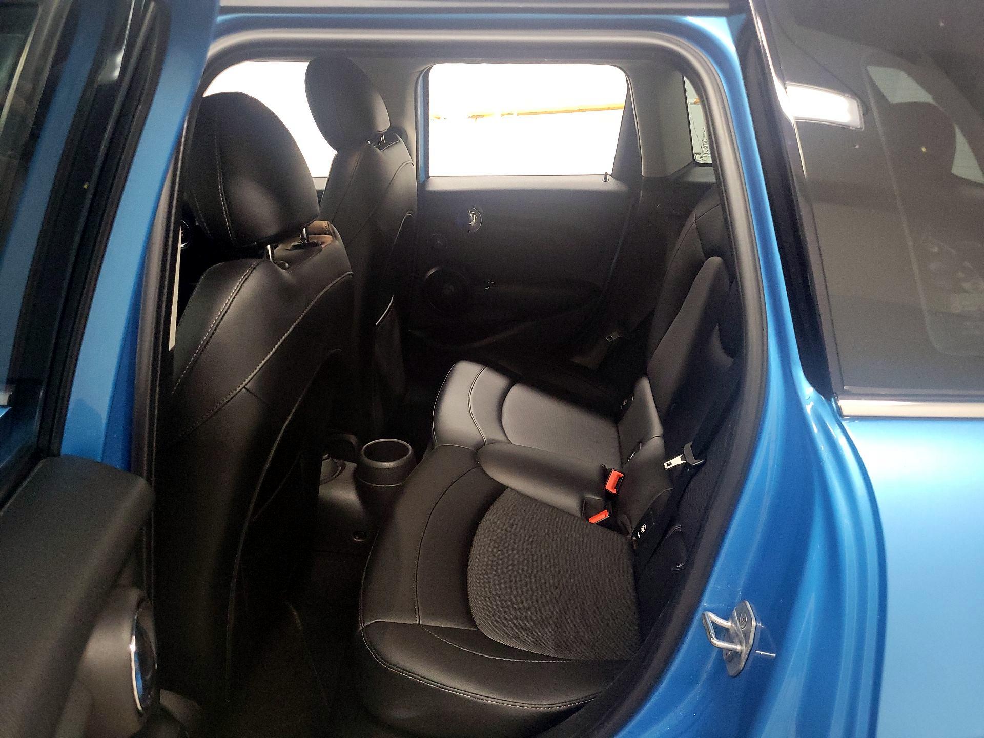 Thumbnail: 2016 MINI Cooper Hardtop - 19