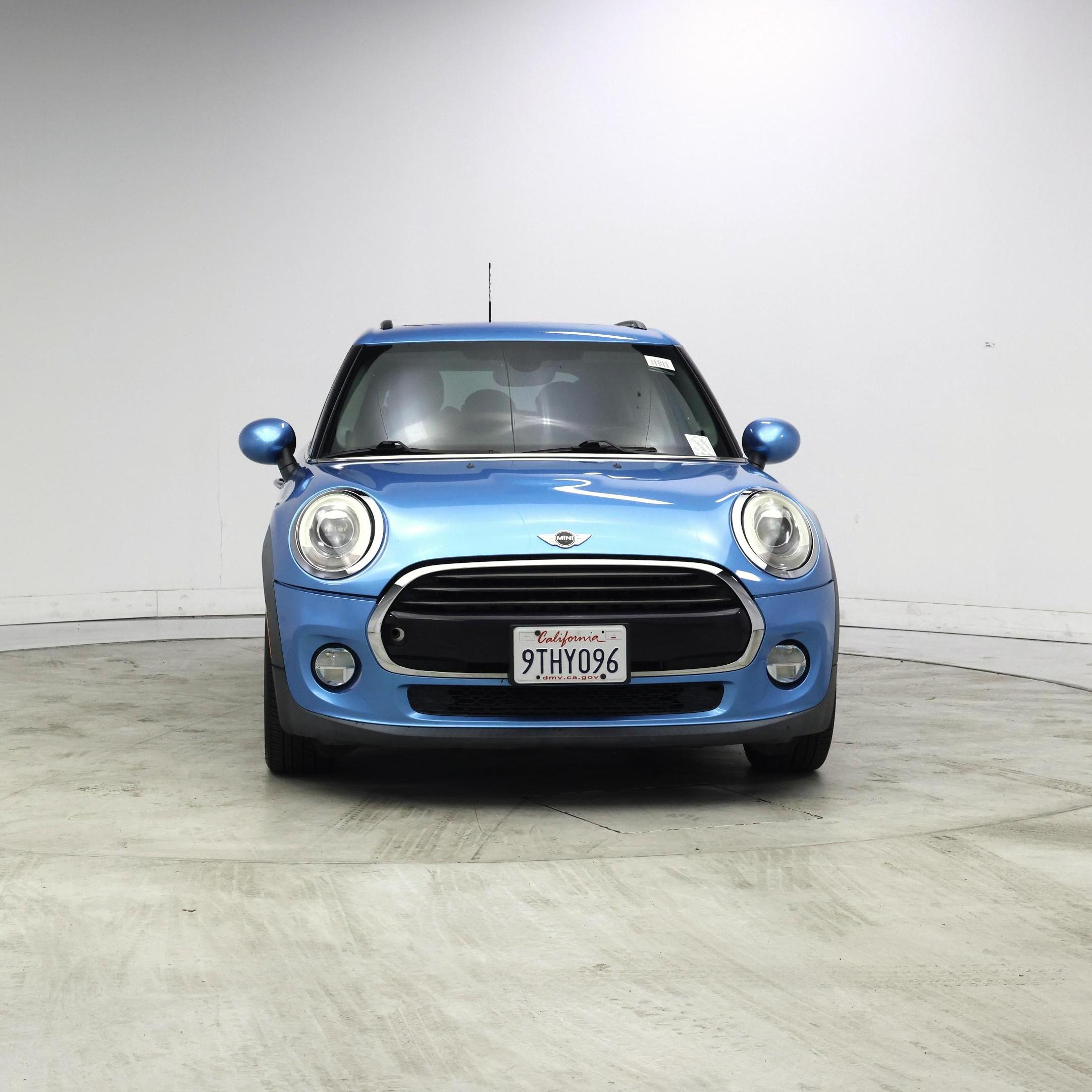 Thumbnail: 2016 MINI Cooper Hardtop - 5