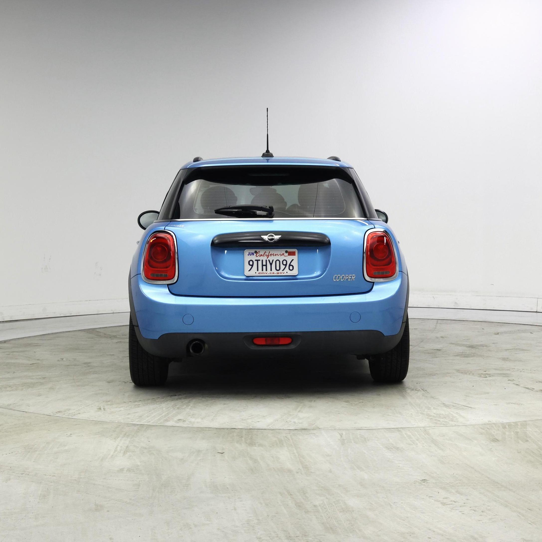 Thumbnail: 2016 MINI Cooper Hardtop - 6