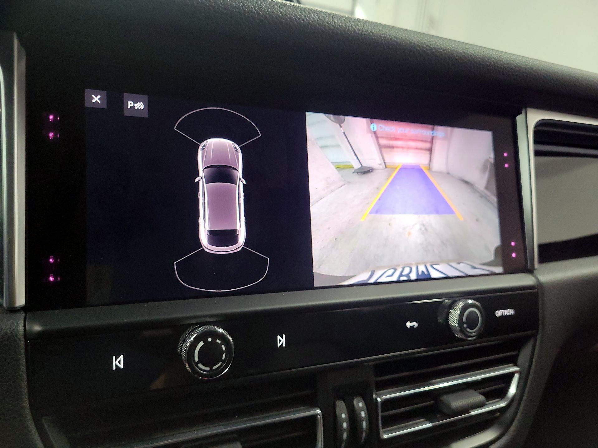 Thumbnail: 2023 Porsche Macan - 15