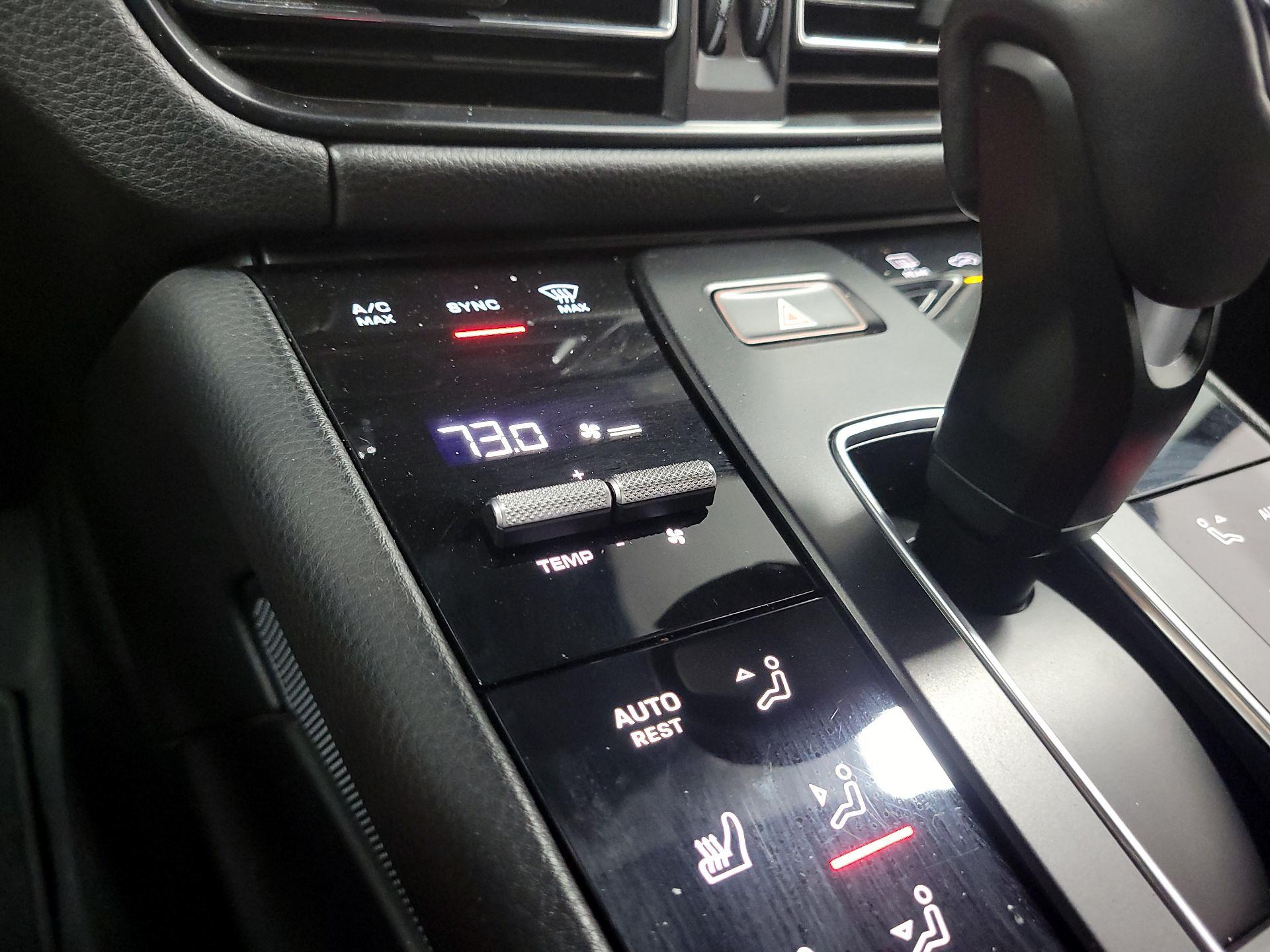 Thumbnail: 2023 Porsche Macan - 17