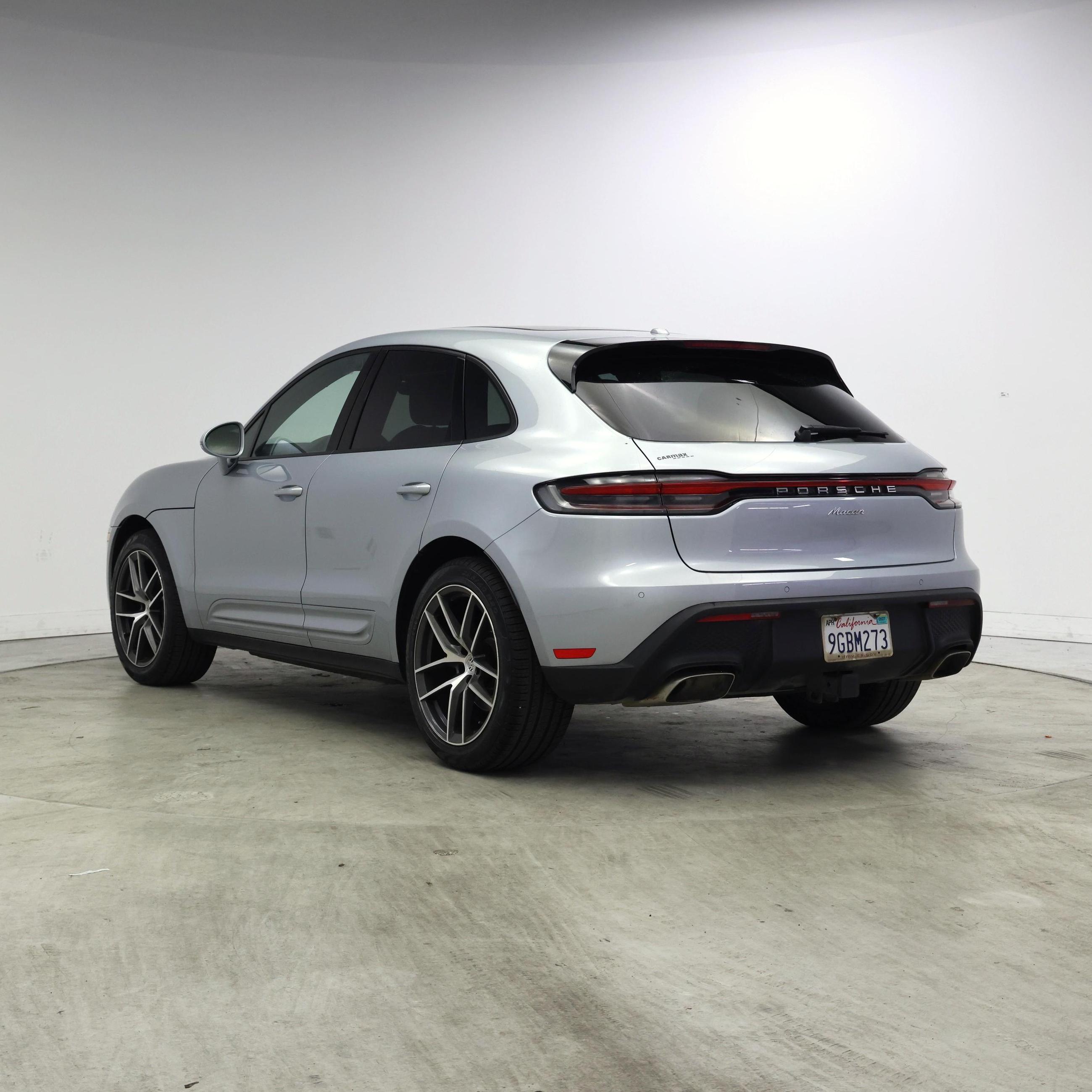 Thumbnail: 2023 Porsche Macan - 2