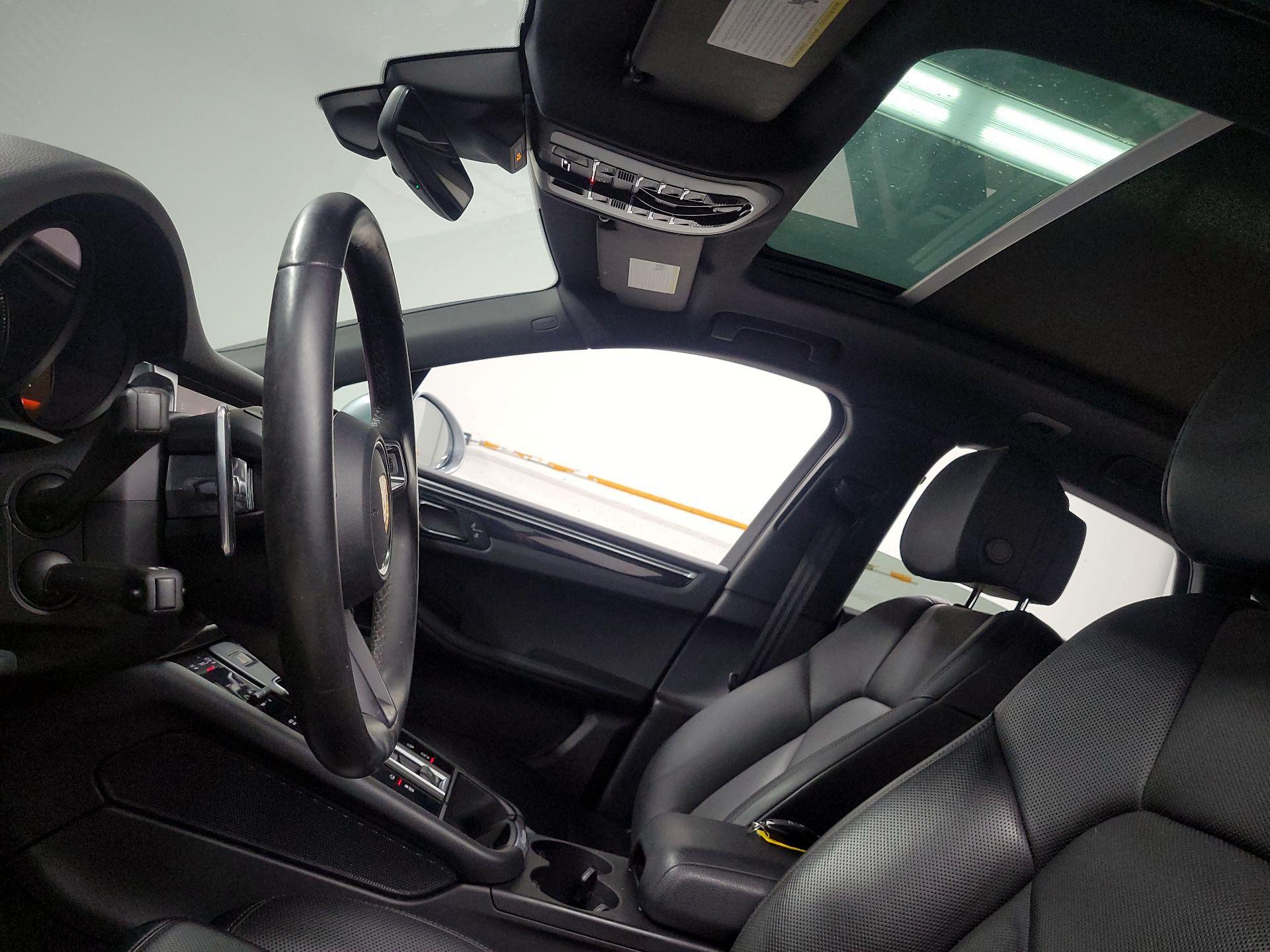 Thumbnail: 2023 Porsche Macan - 19