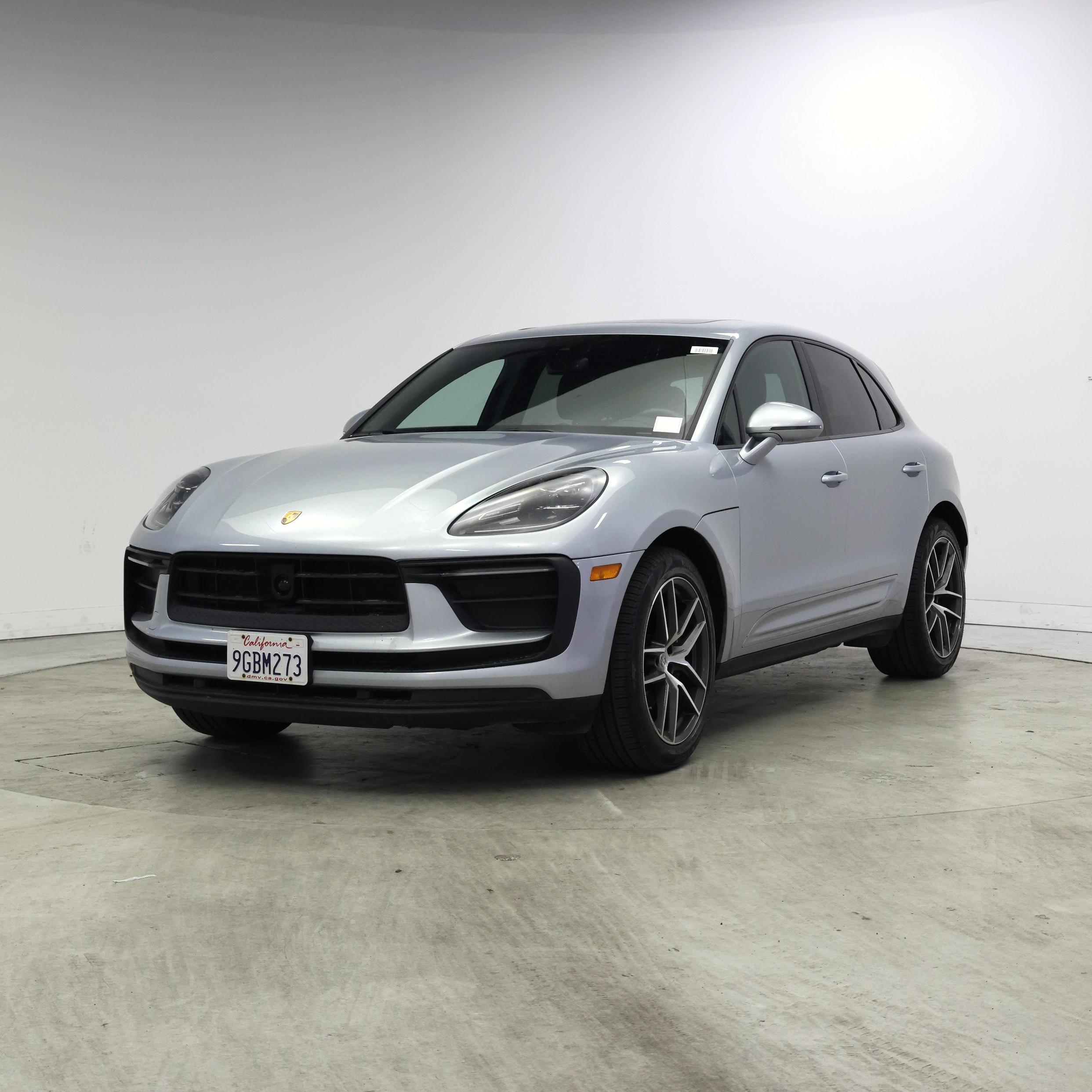 Thumbnail: 2023 Porsche Macan - 4