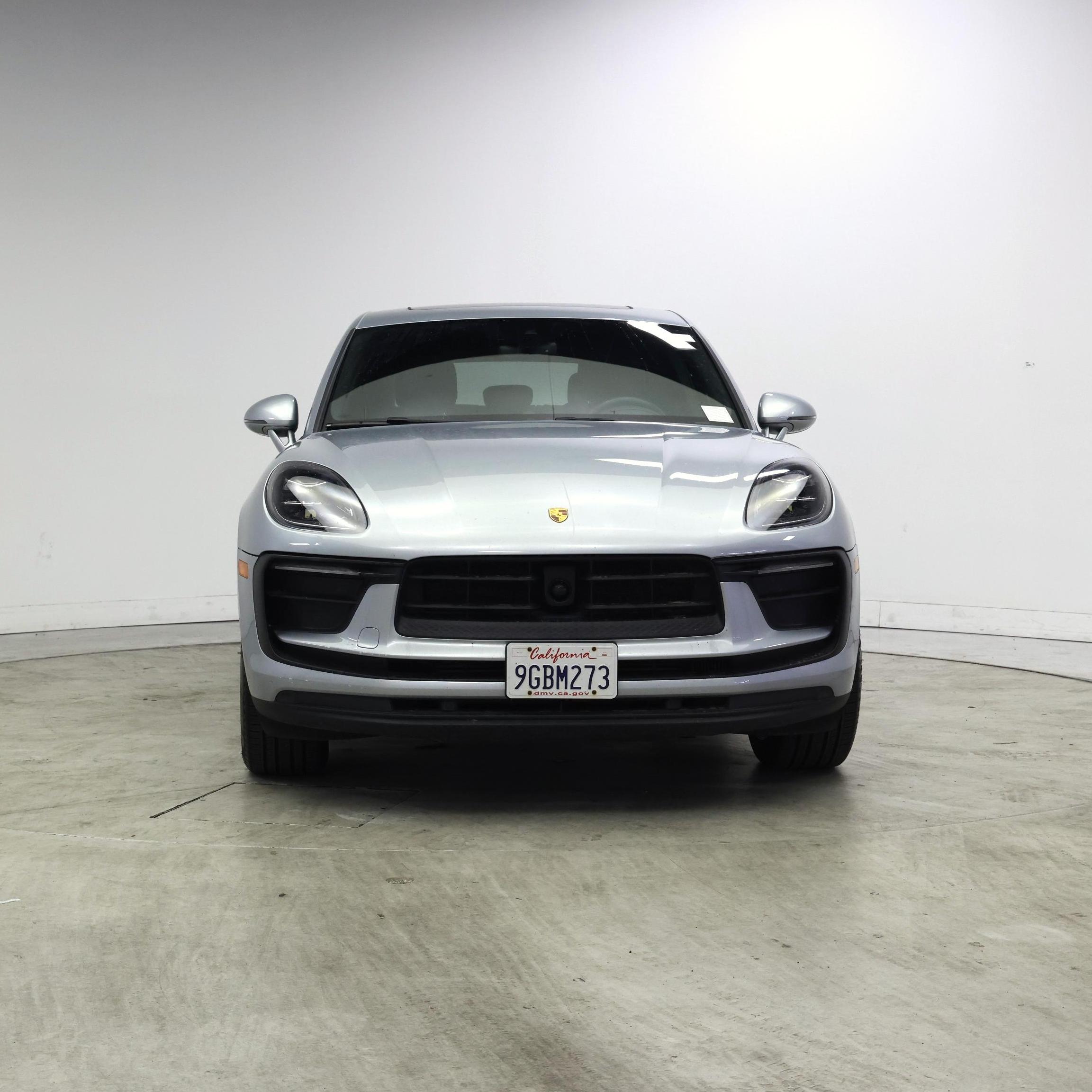 Thumbnail: 2023 Porsche Macan - 5