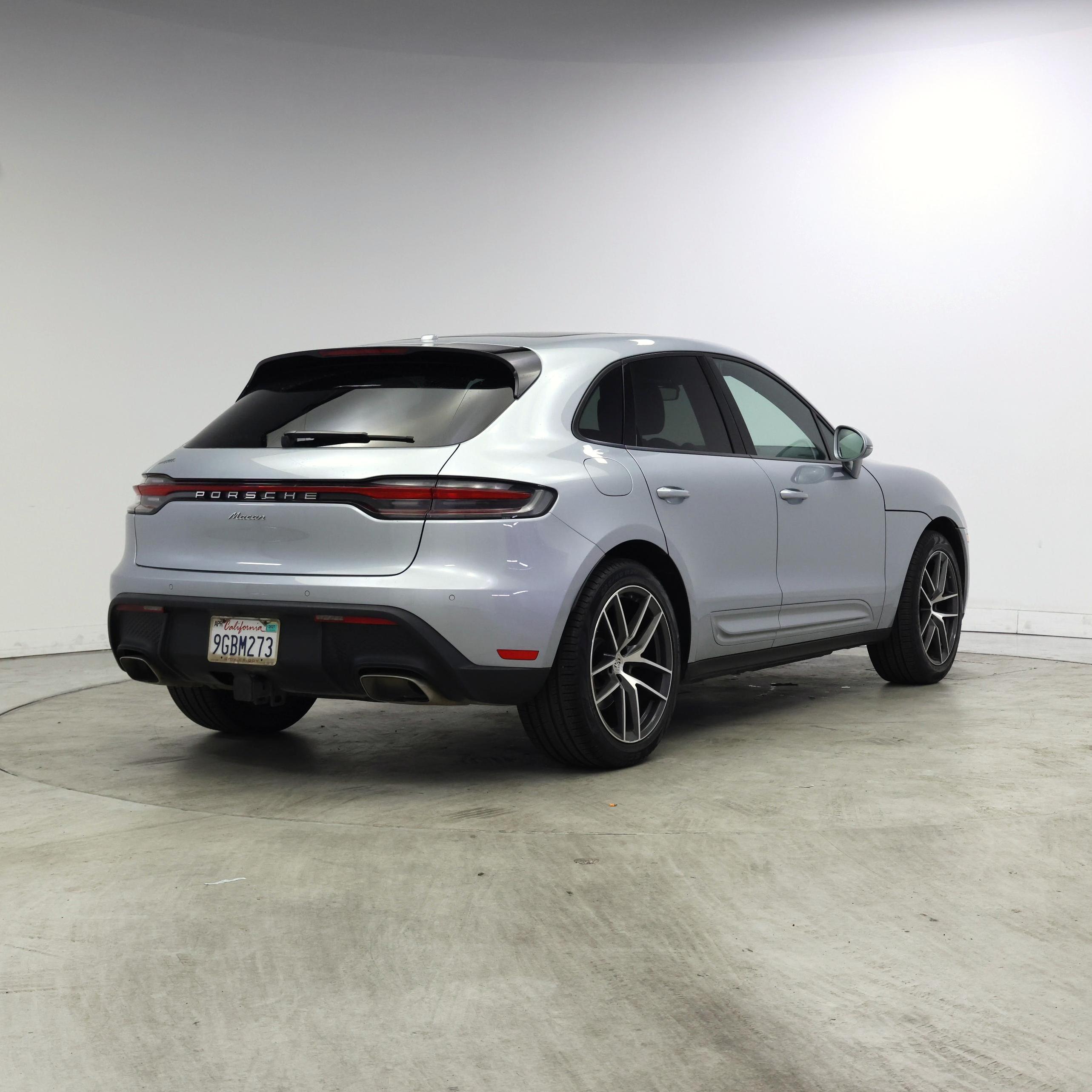 Thumbnail: 2023 Porsche Macan - 8