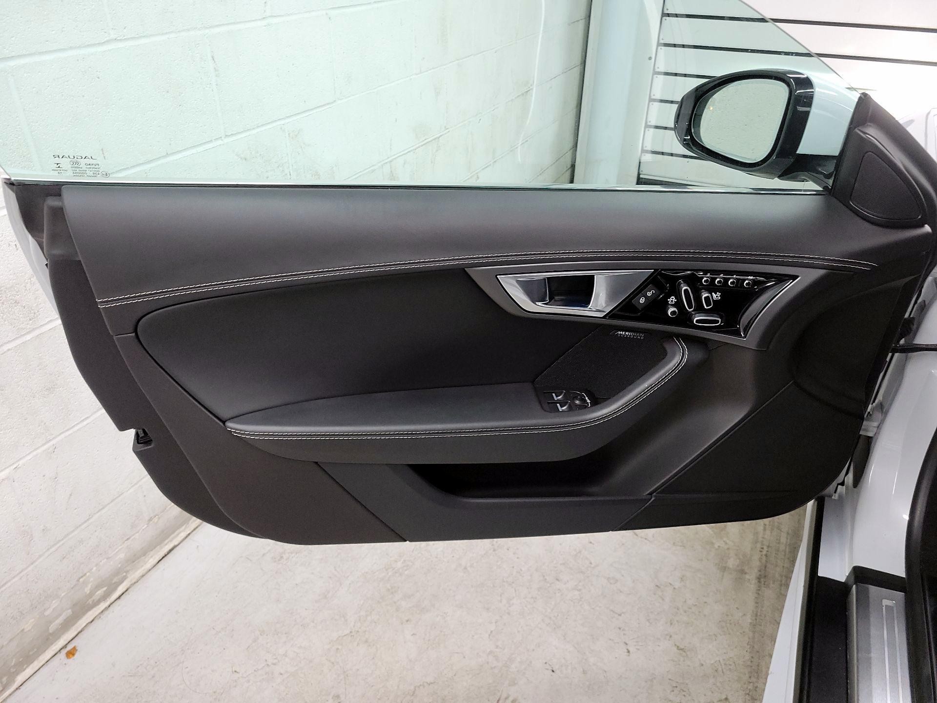 Thumbnail: 2017 Jaguar F-Type - 10