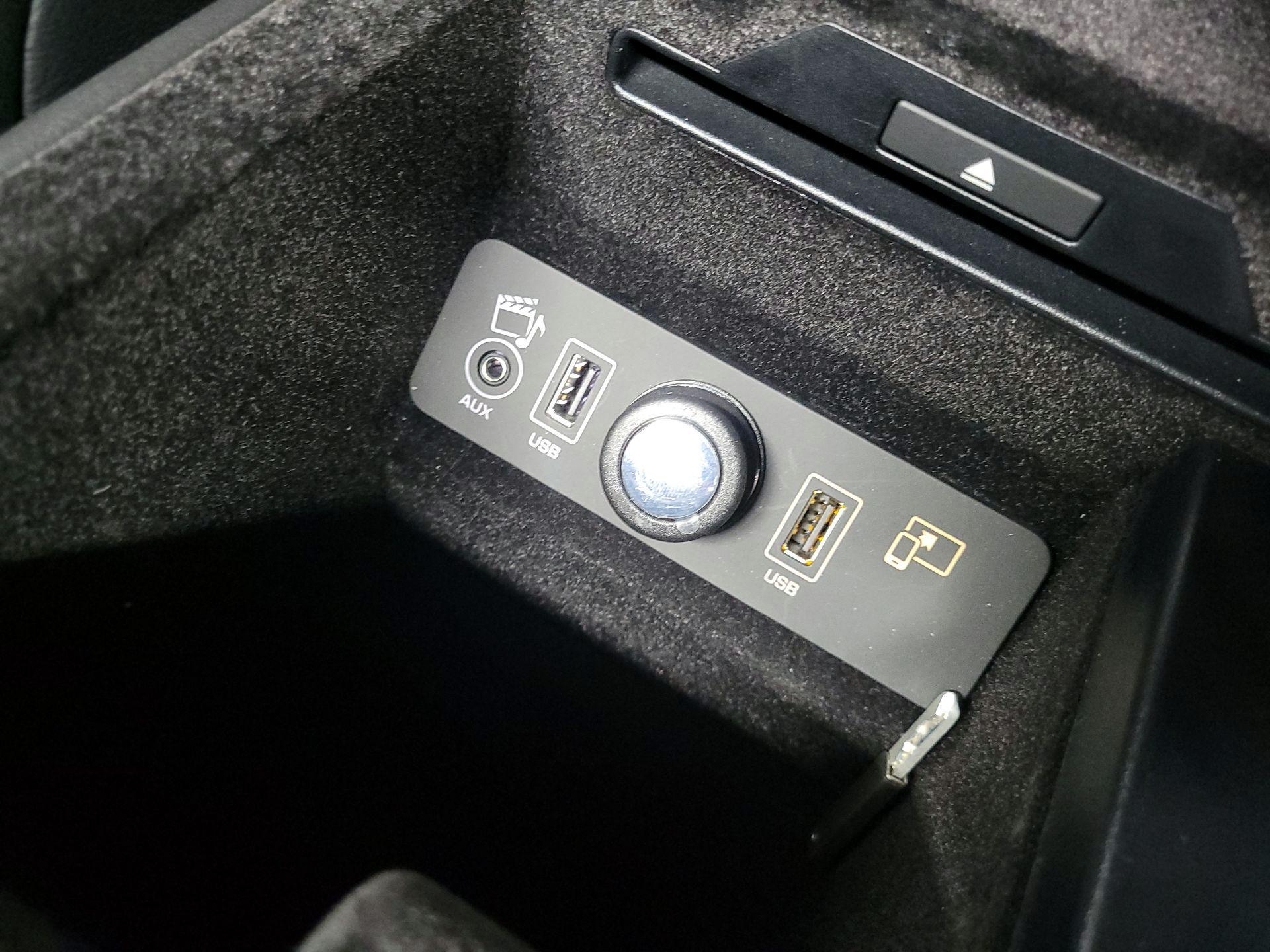 Thumbnail: 2017 Jaguar F-Type - 16