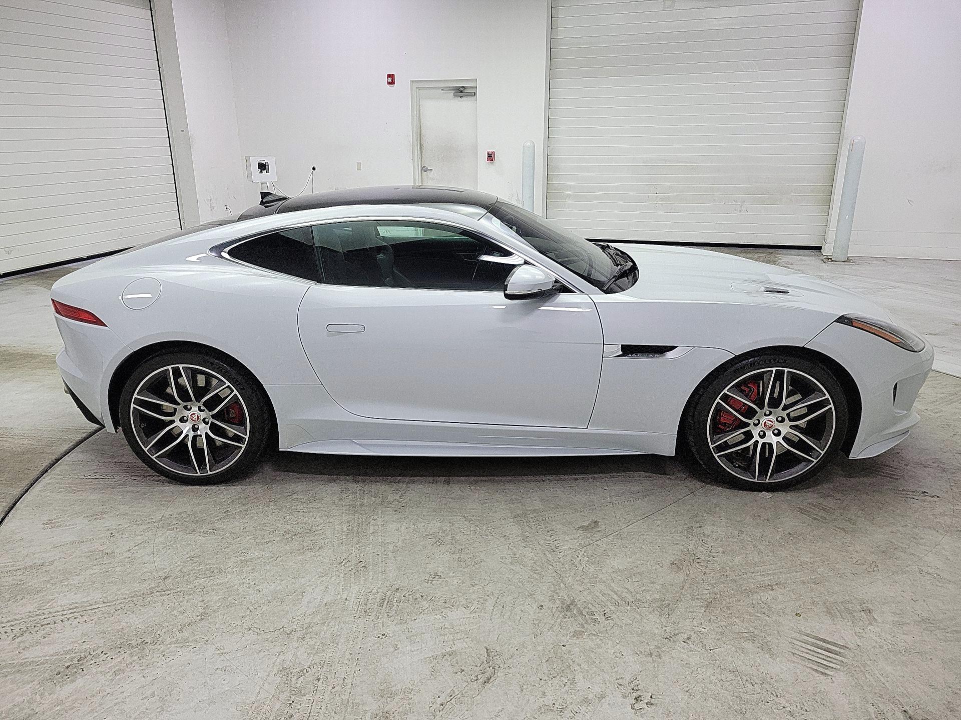 Thumbnail: 2017 Jaguar F-Type - 4