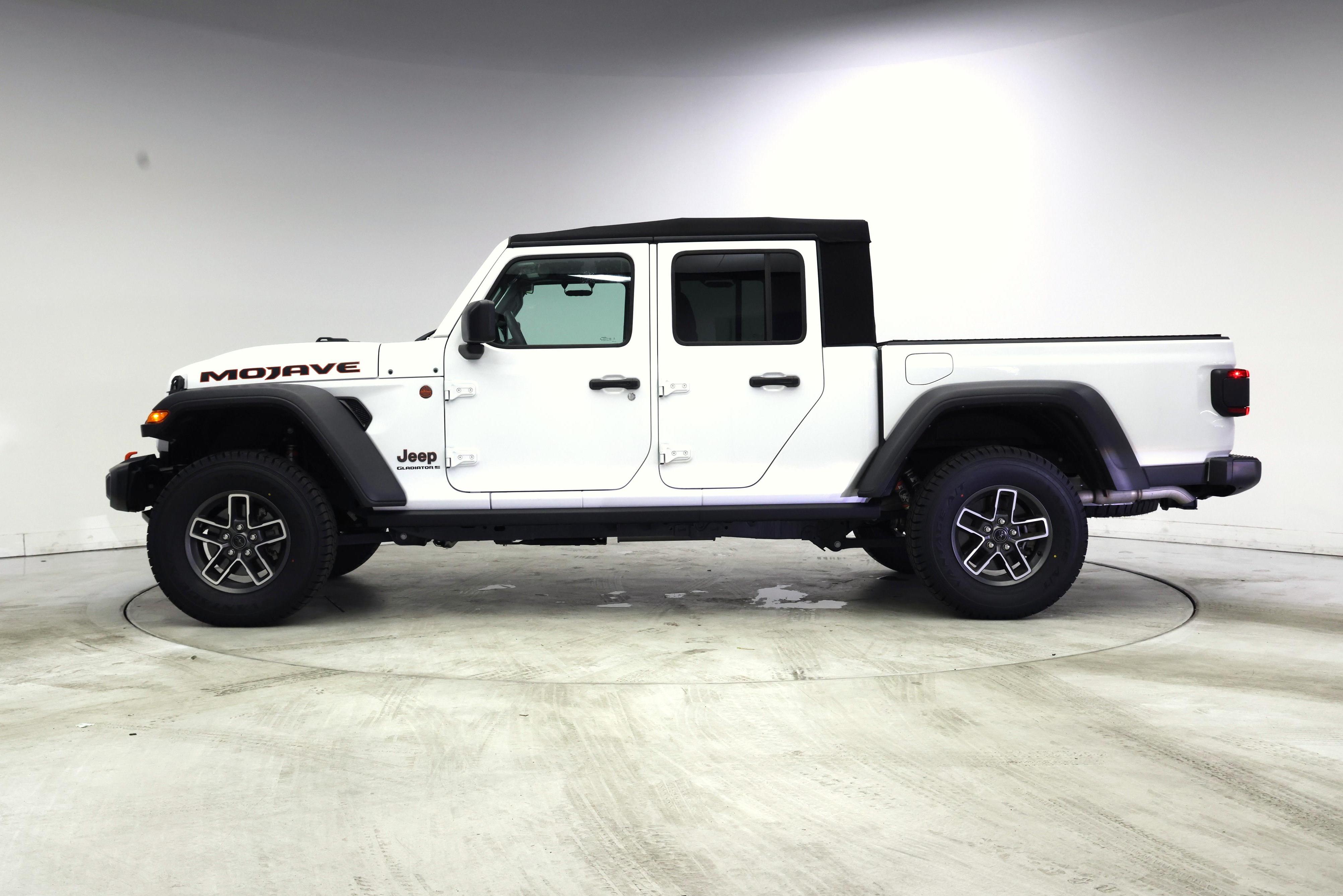 Thumbnail: 2024 Jeep Gladiator - 3